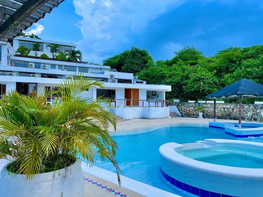 Villa photo 1