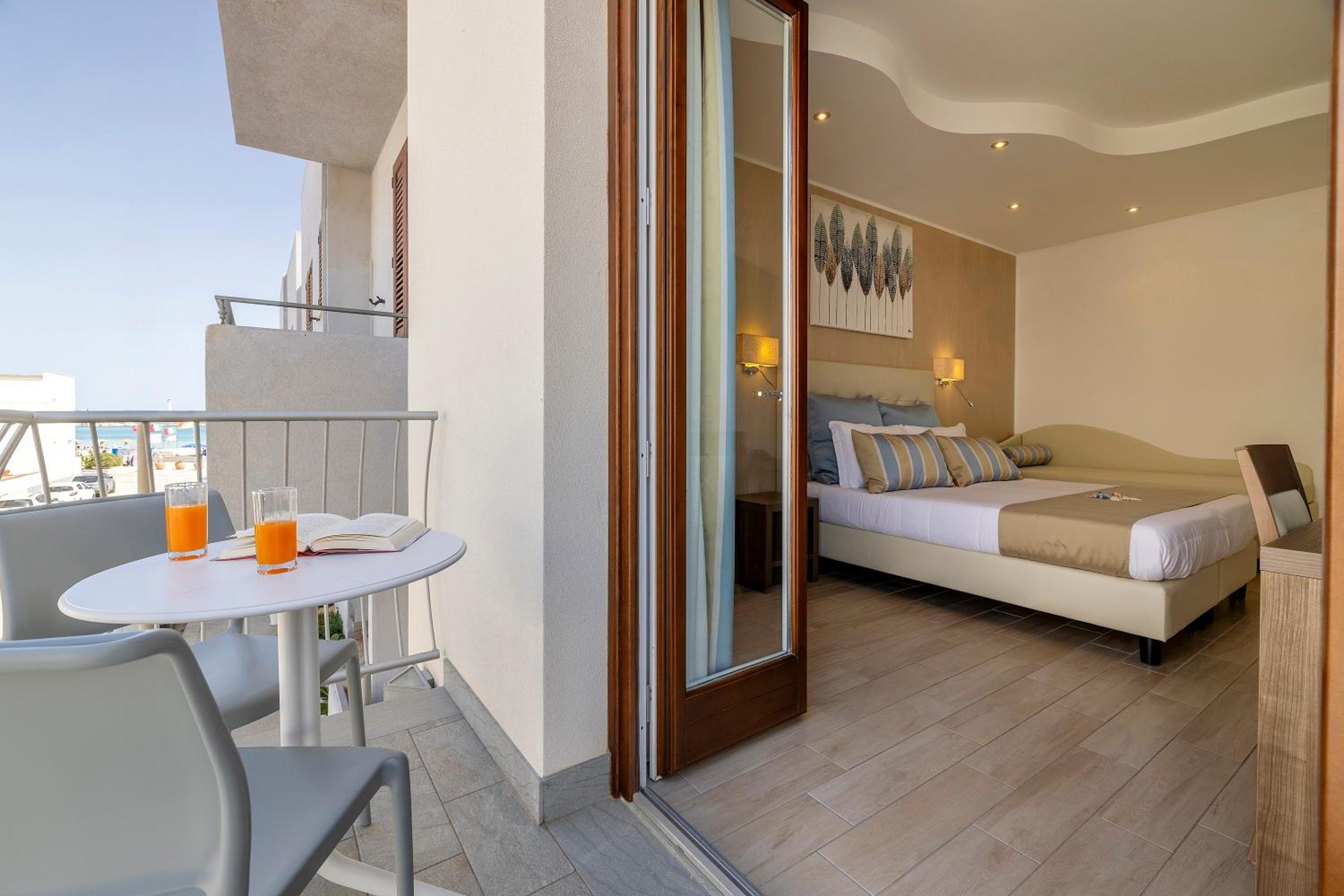 Superior Double or Twin Room with Sea View photo 3