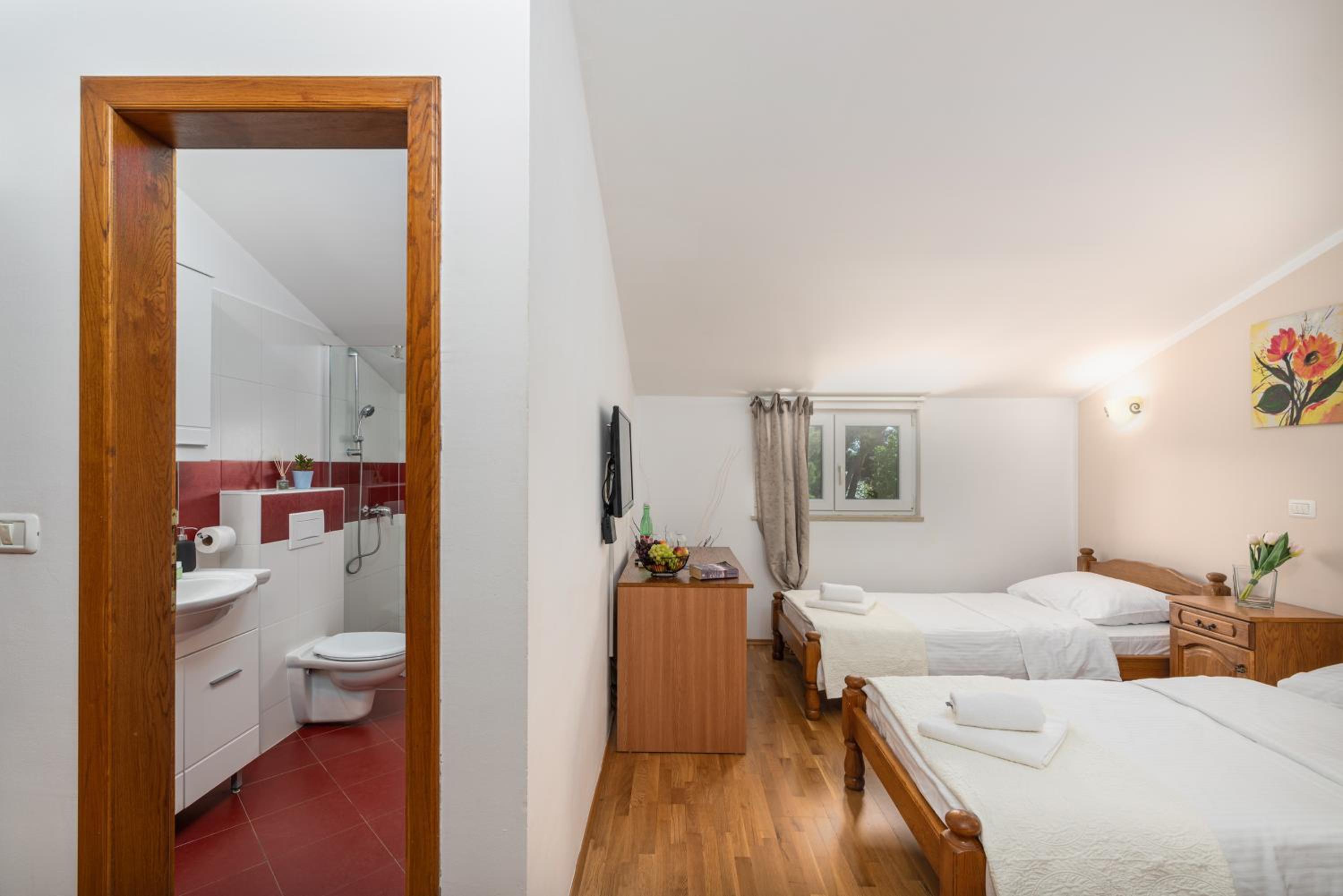 Triple Room photo 2