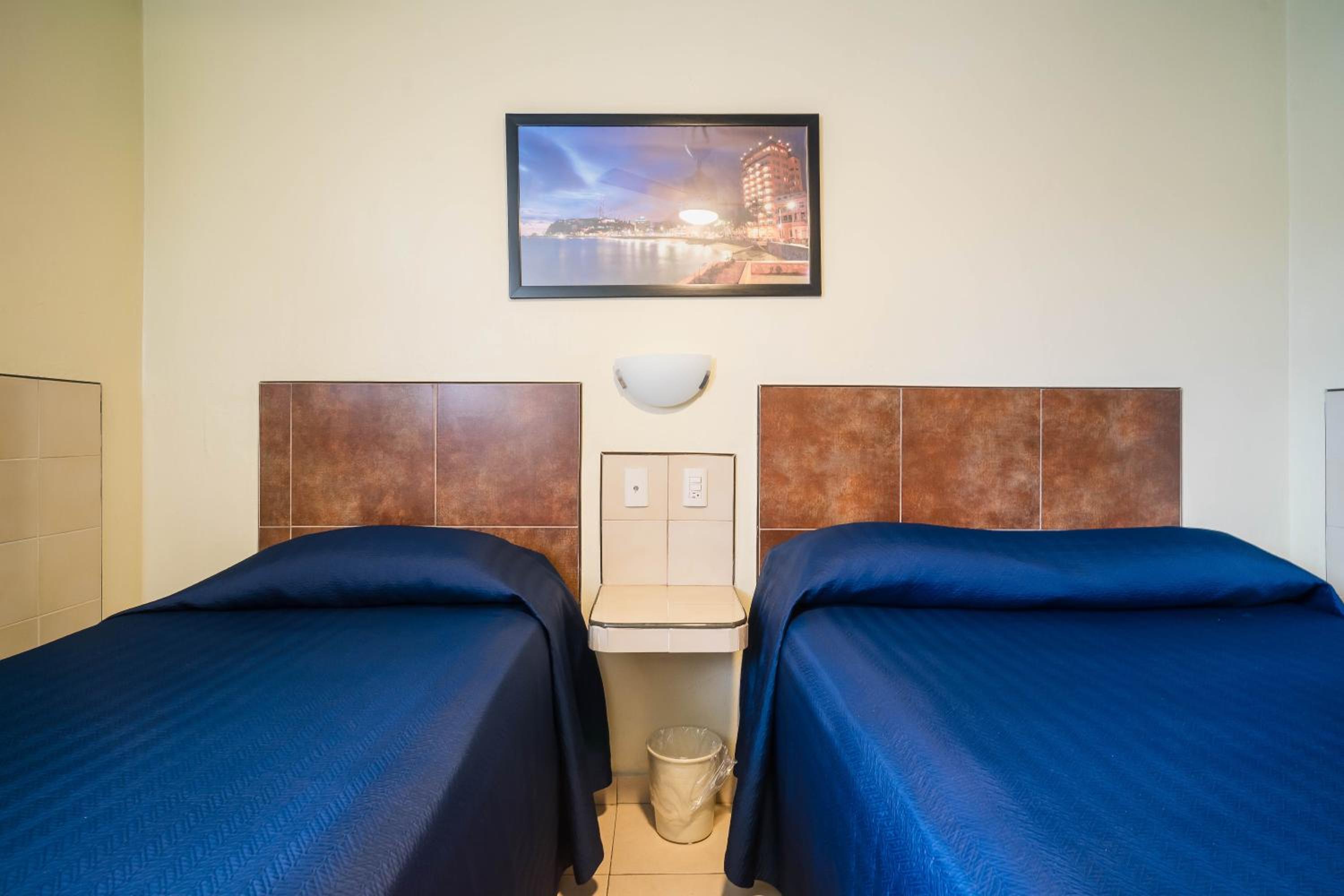 Double Room - Photo 2