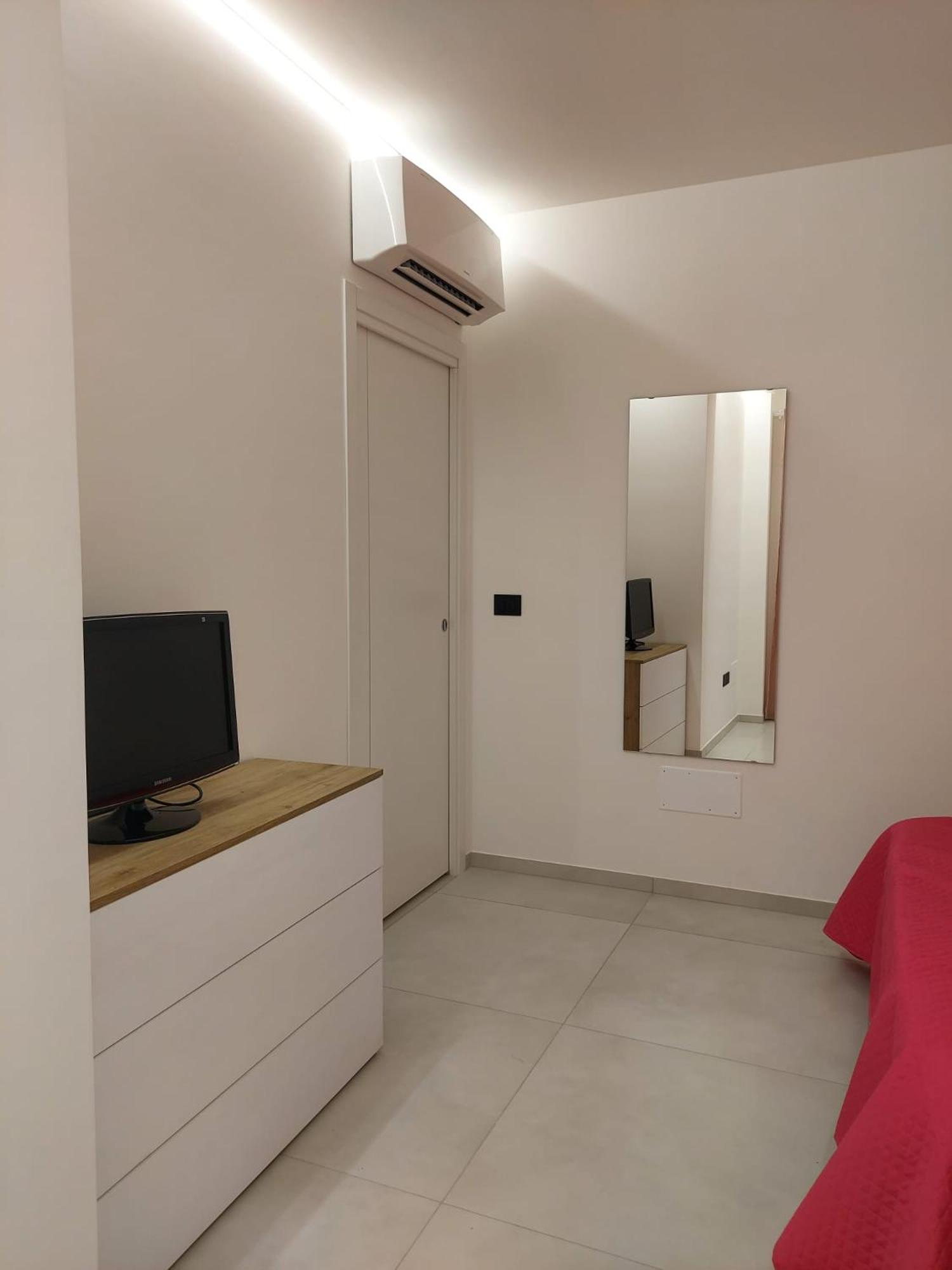 Apartment photo 2