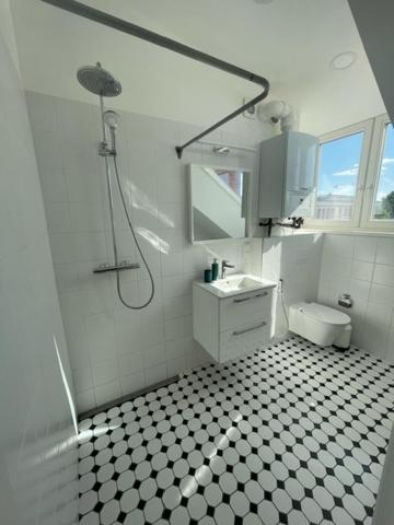 Two-Bedroom Apartment with City View photo 3