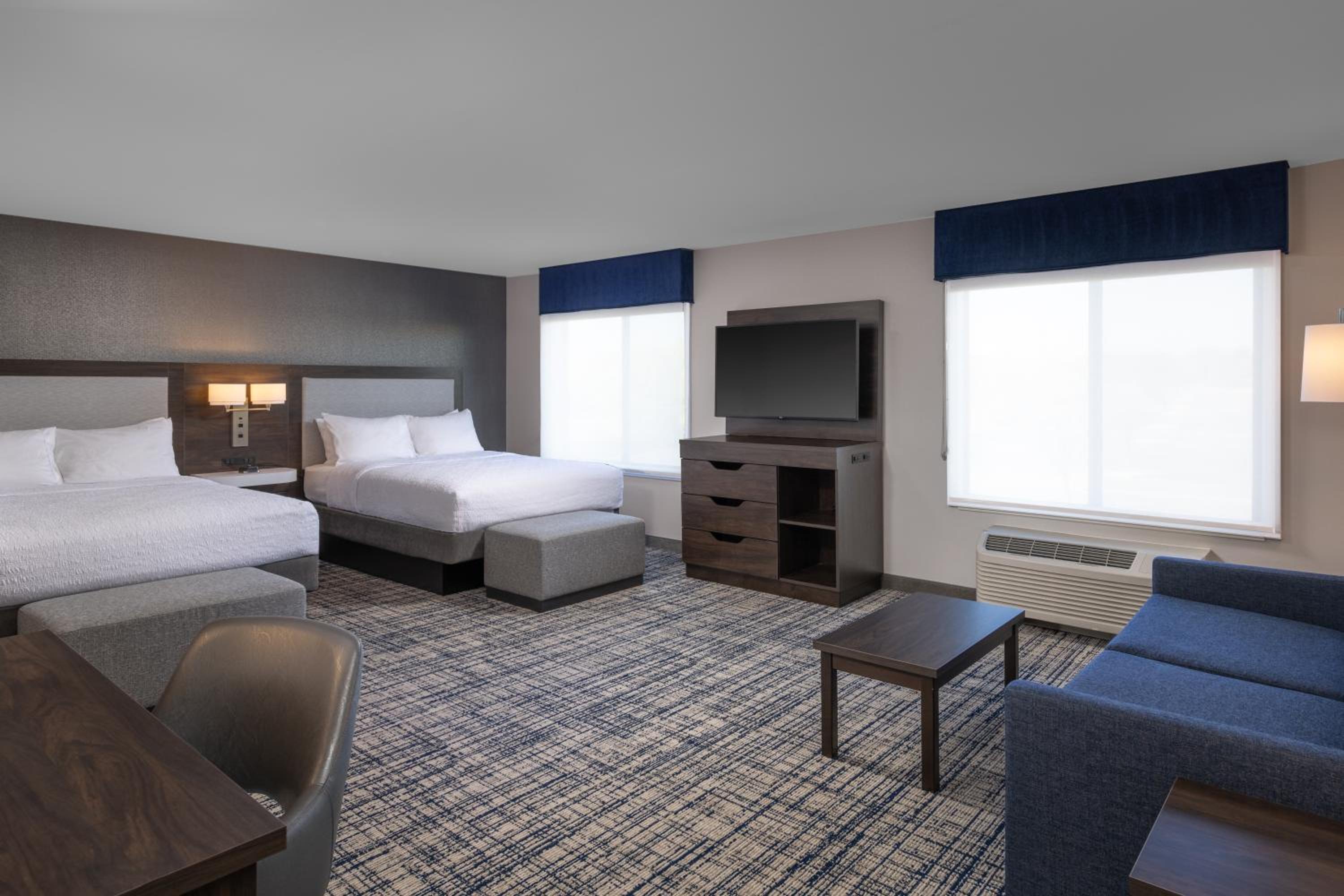 Queen Studio Suite with Two Queen Beds - Non-Smoking - Photo 4