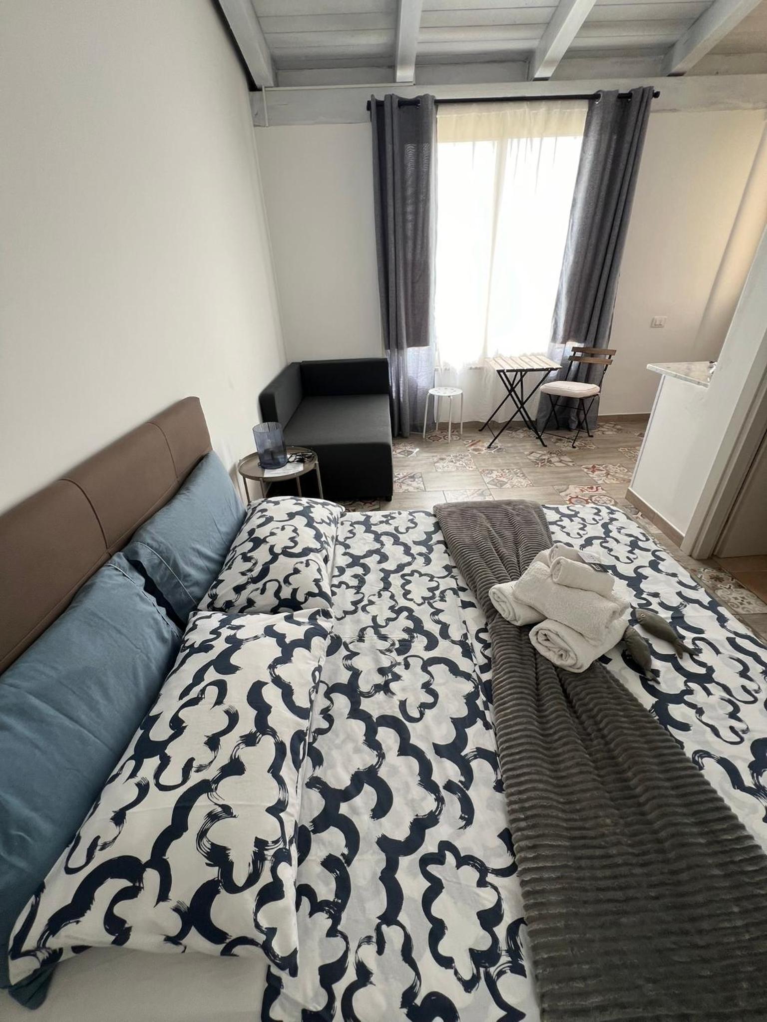 Double Room with Private Bathroom - Photo 5