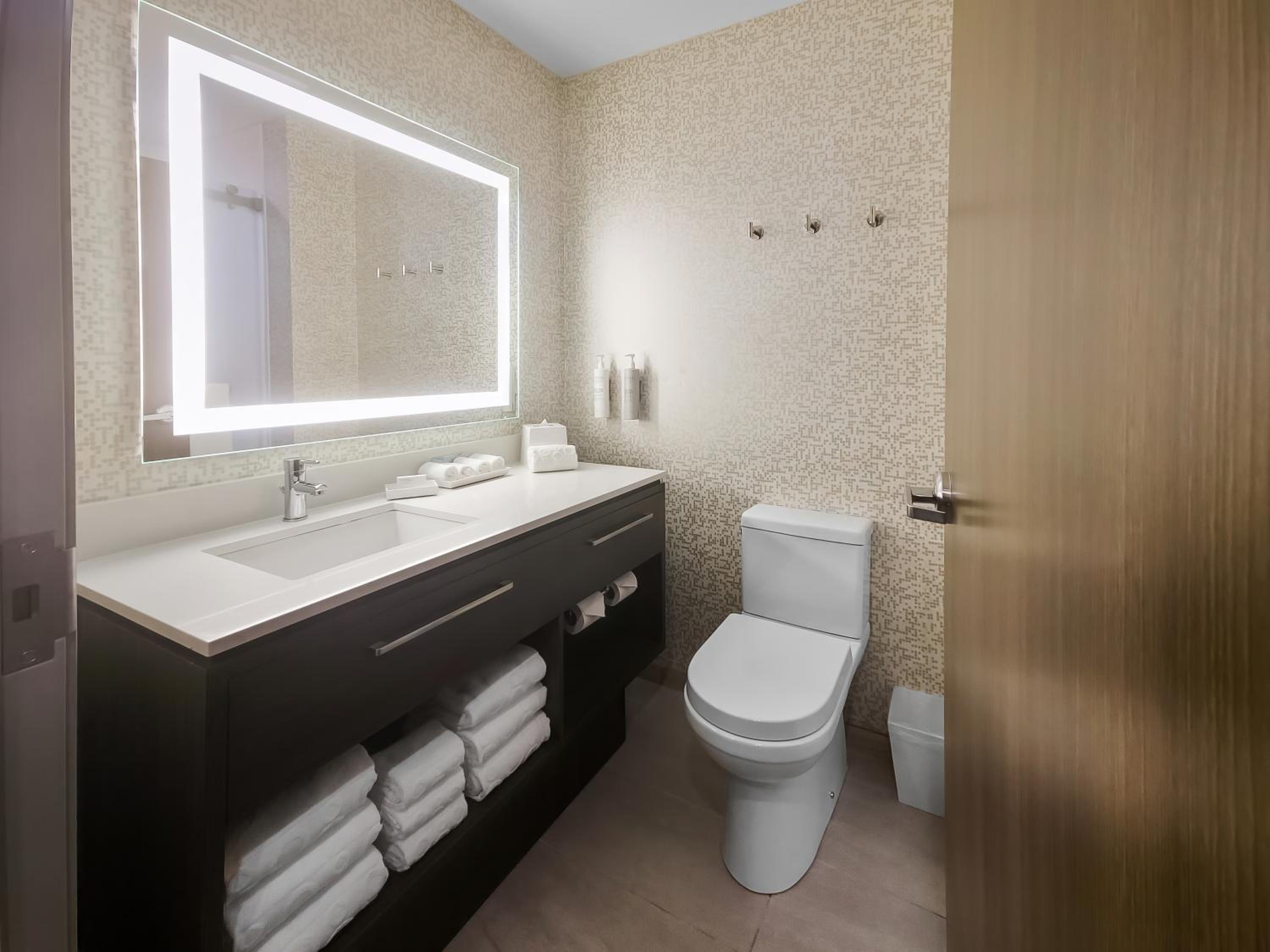 King Studio Suite - Photo 3