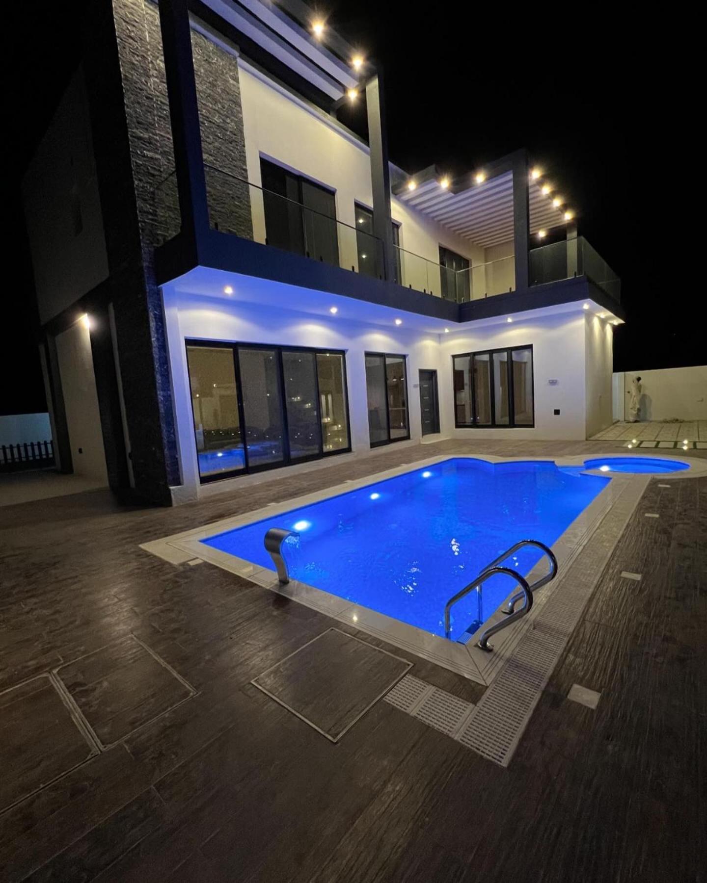 Villa photo 1