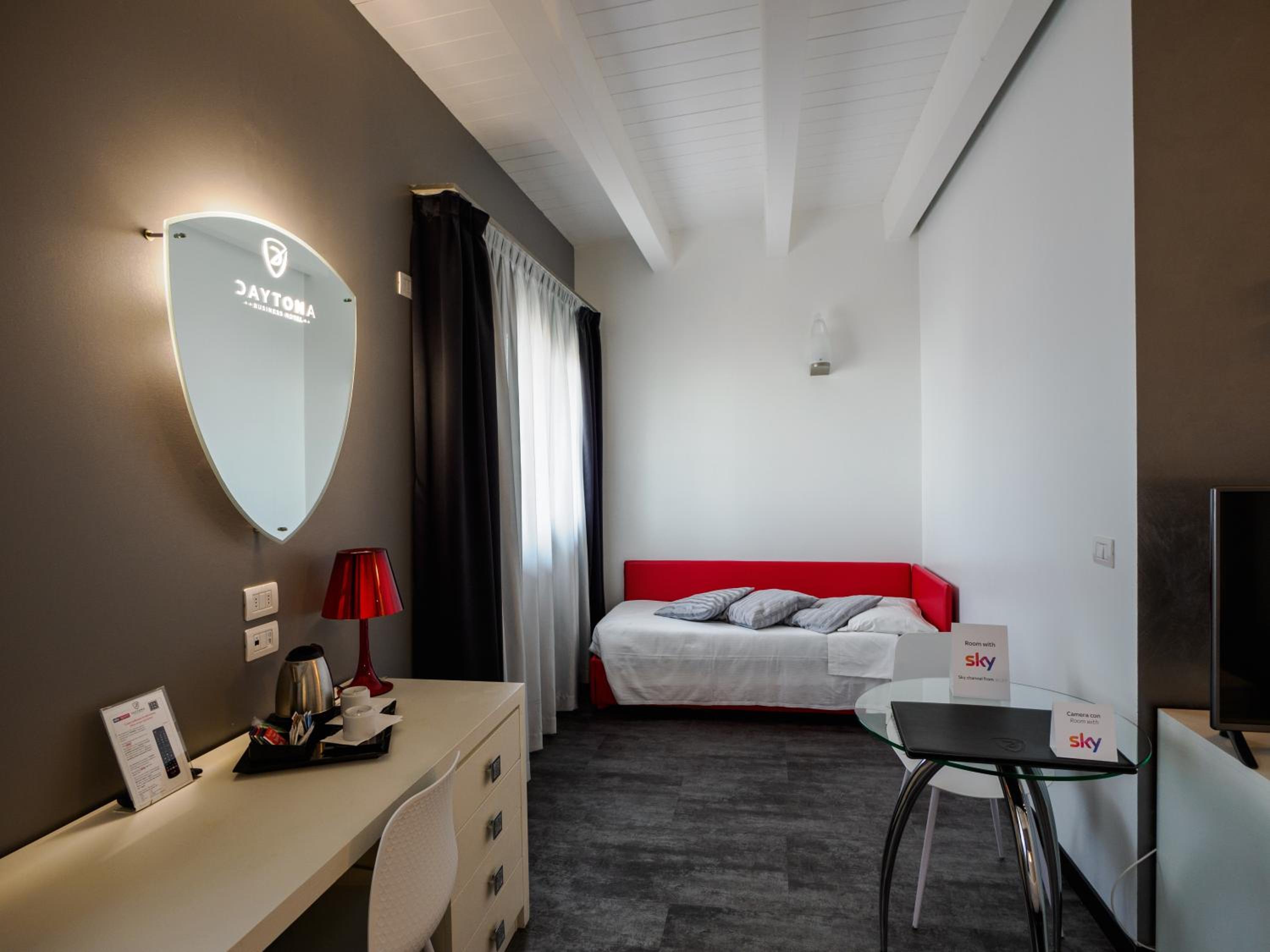 Junior Suite (1 Adult) - Photo 3