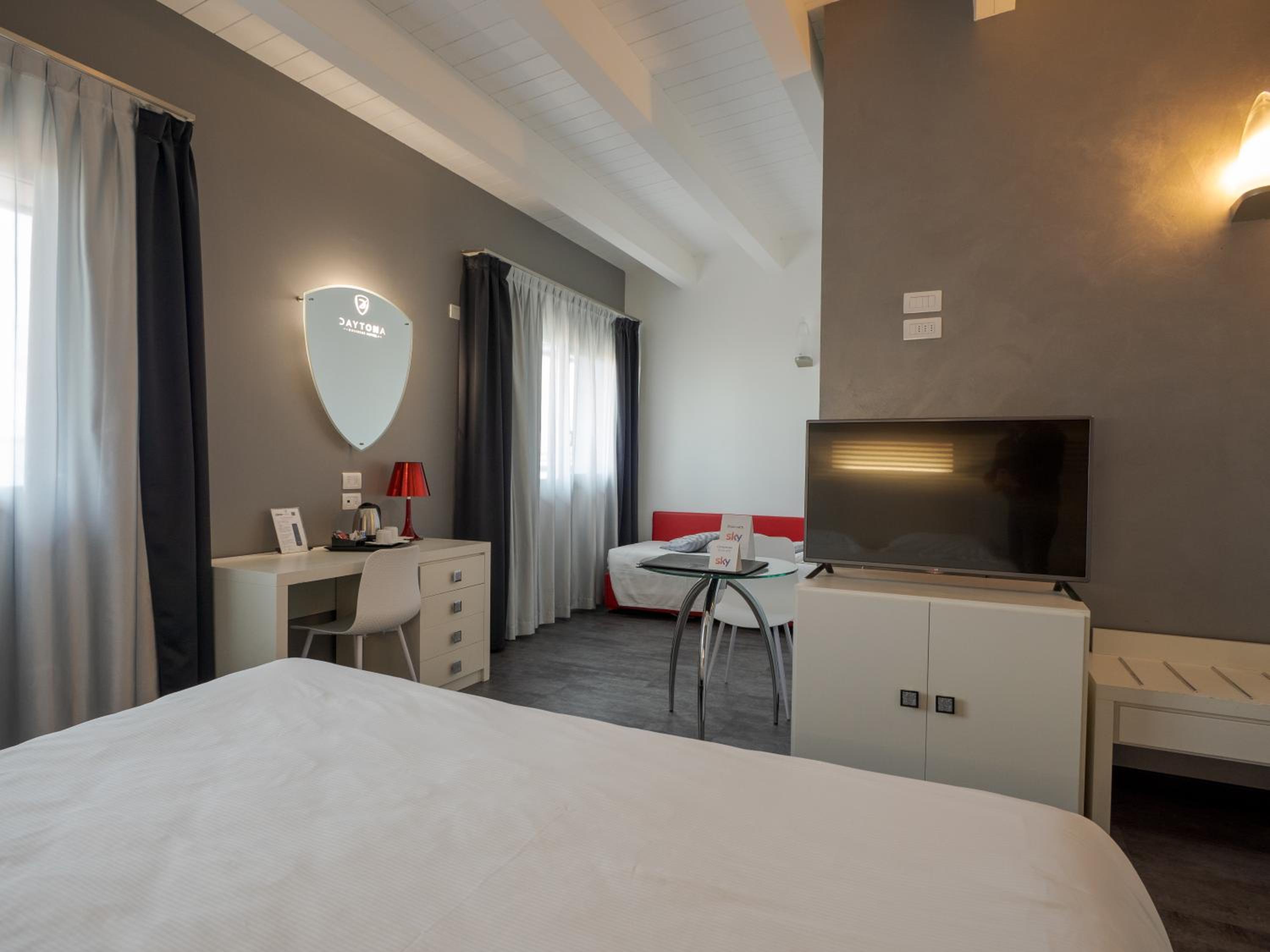Junior Suite (3 Adults) - Photo 5