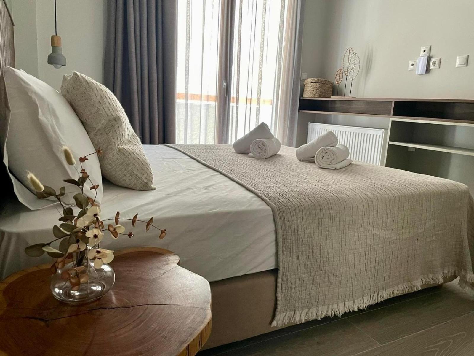 Deluxe One-Bedroom Apartment with Garden View