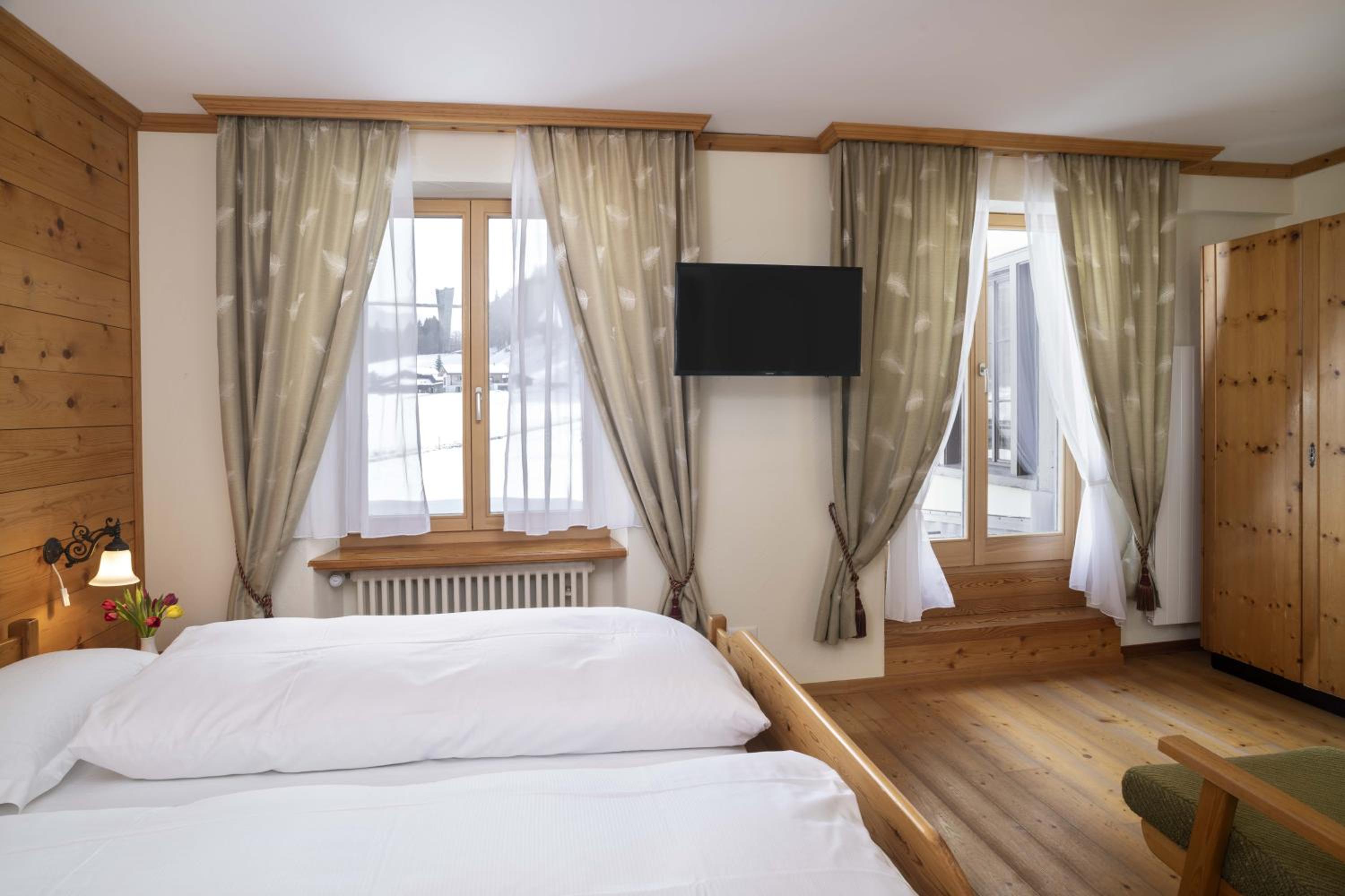 Deluxe Double or Twin Room photo 1