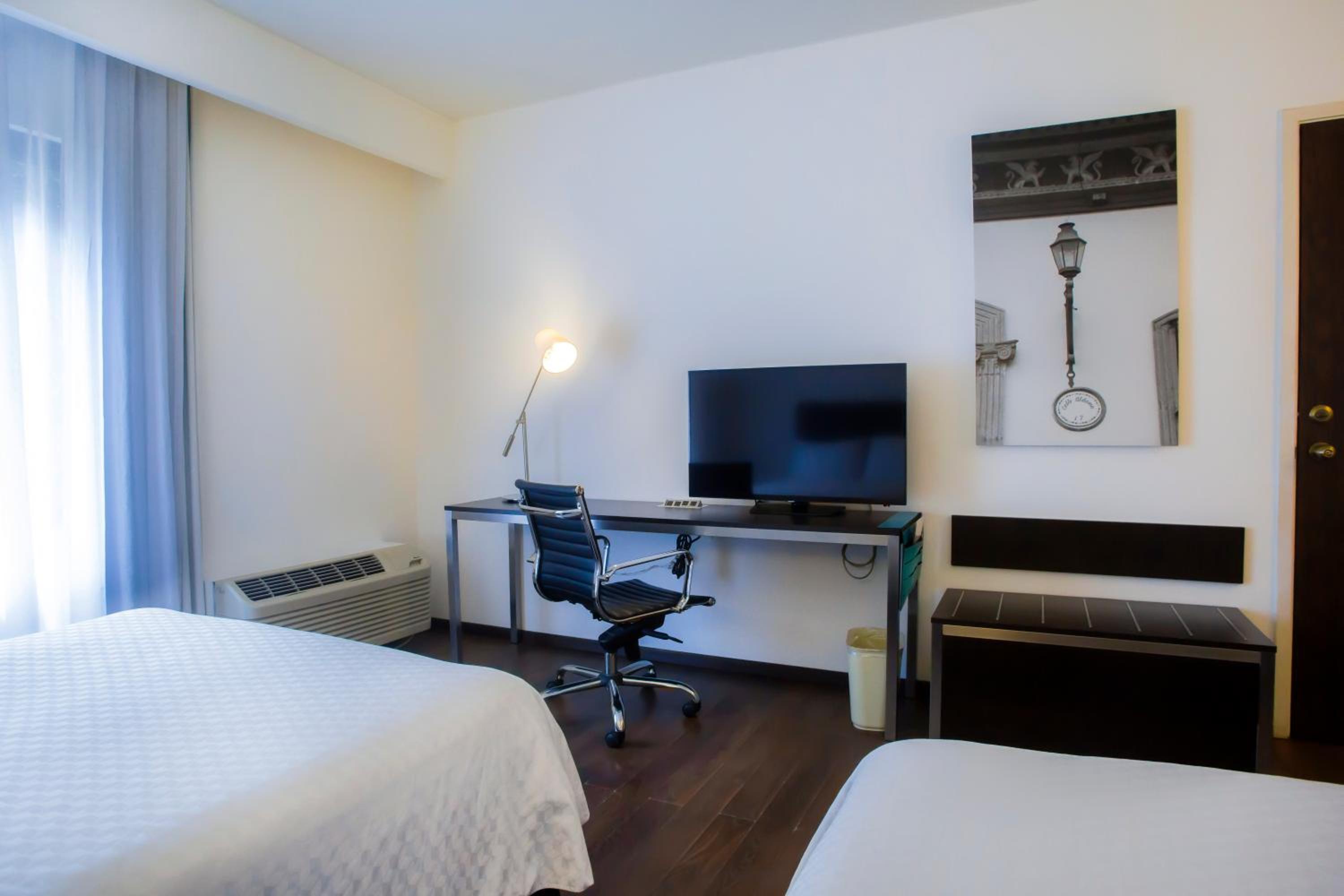 Double Room with Two Double Beds - Photo 1