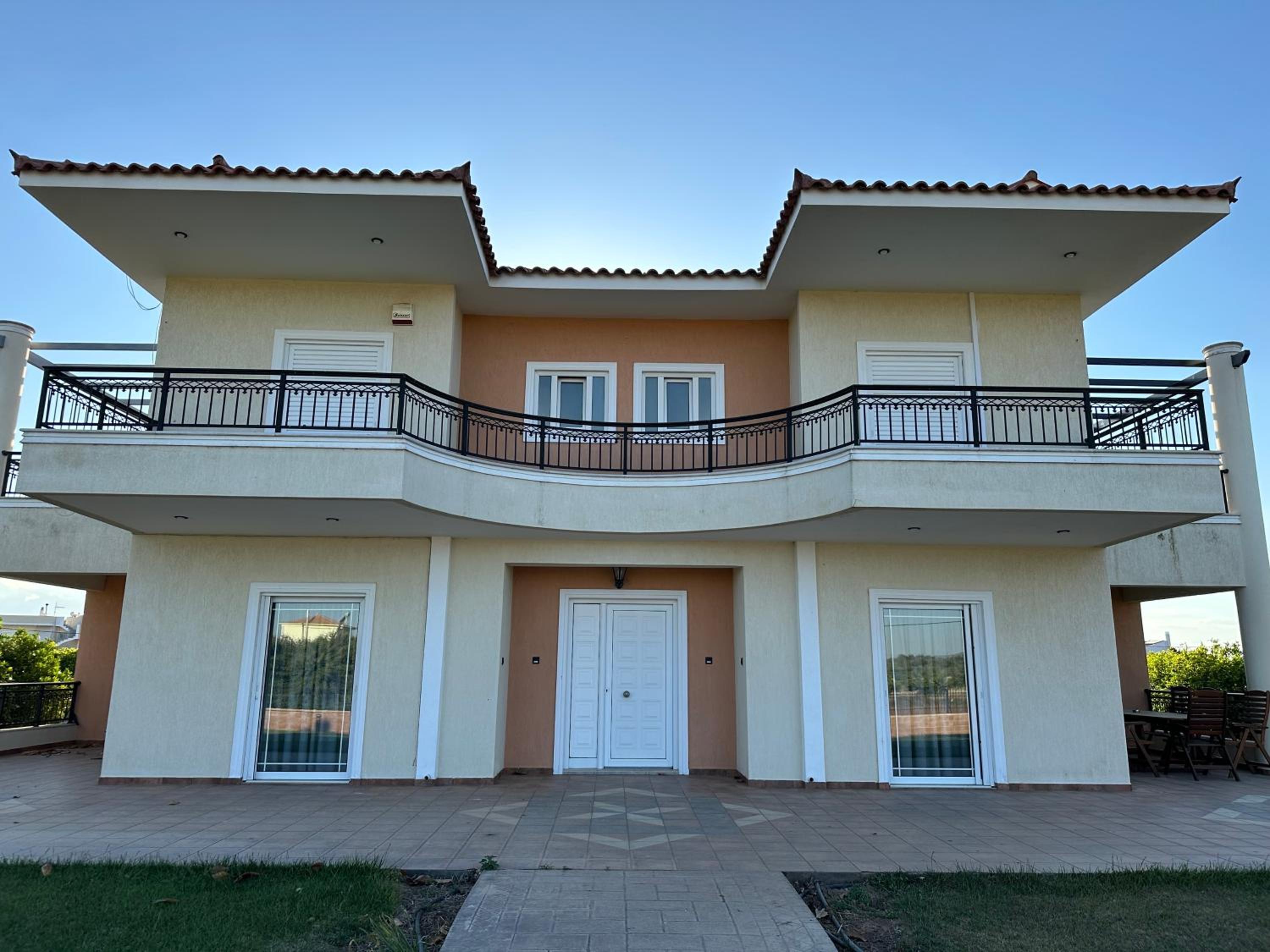 Villa photo 2