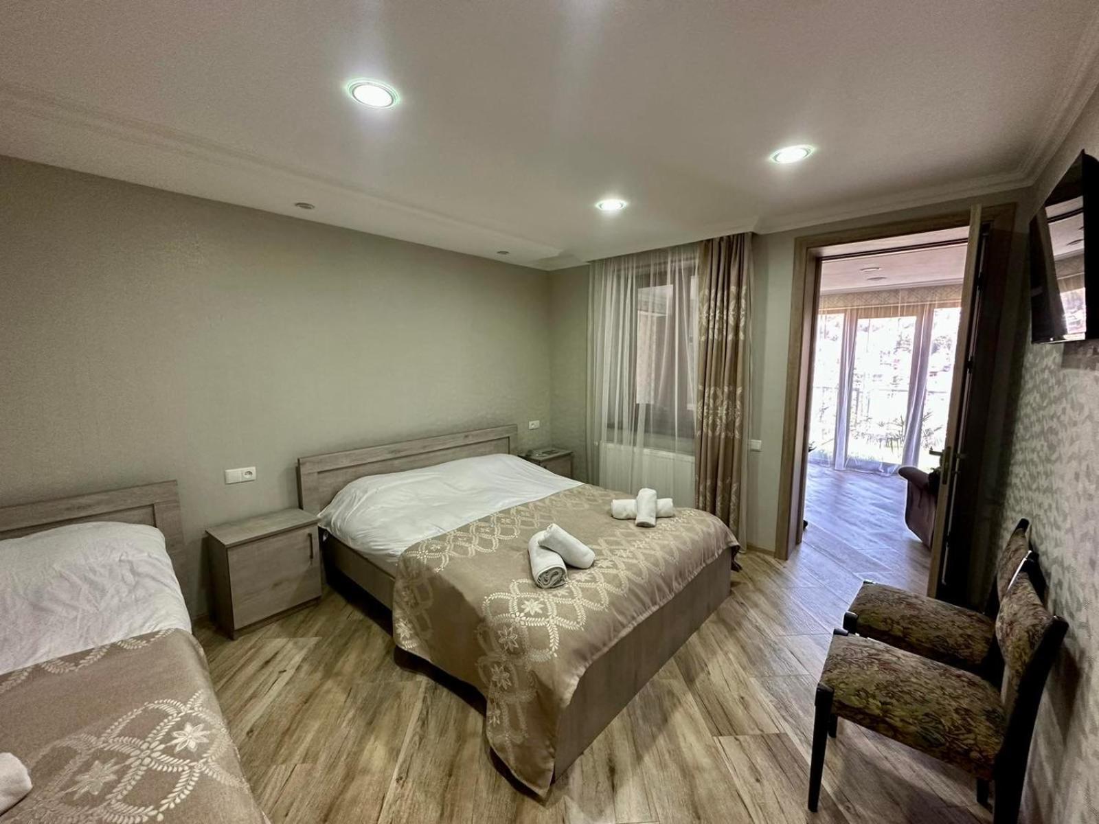 Deluxe Double Room (2 Adults + 1 Child) photo 3