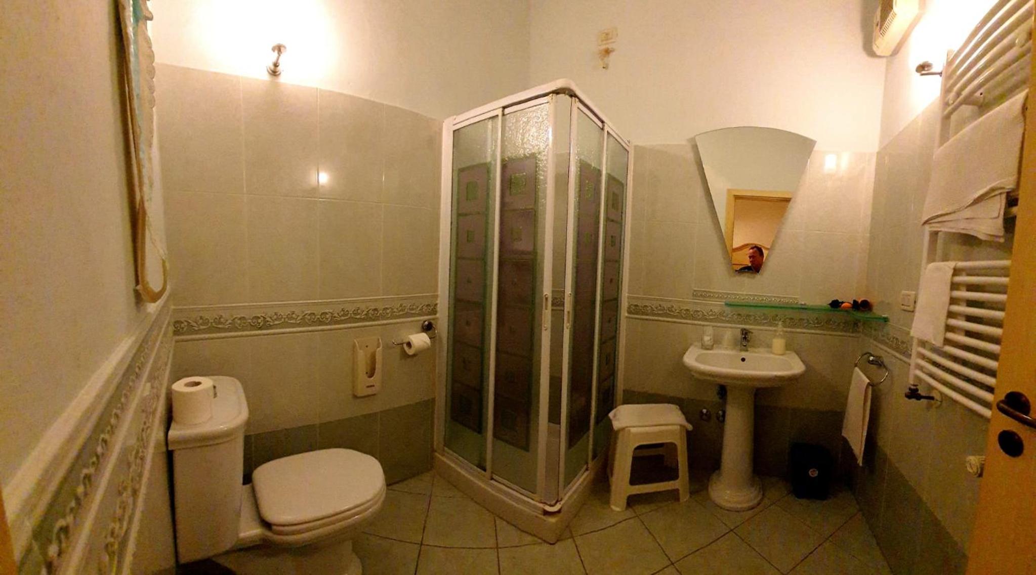 Single Room with Private Bathroom photo 3