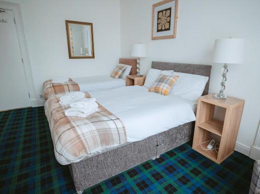 Deluxe Double Room (2 Adults + 1 Child) photo 1