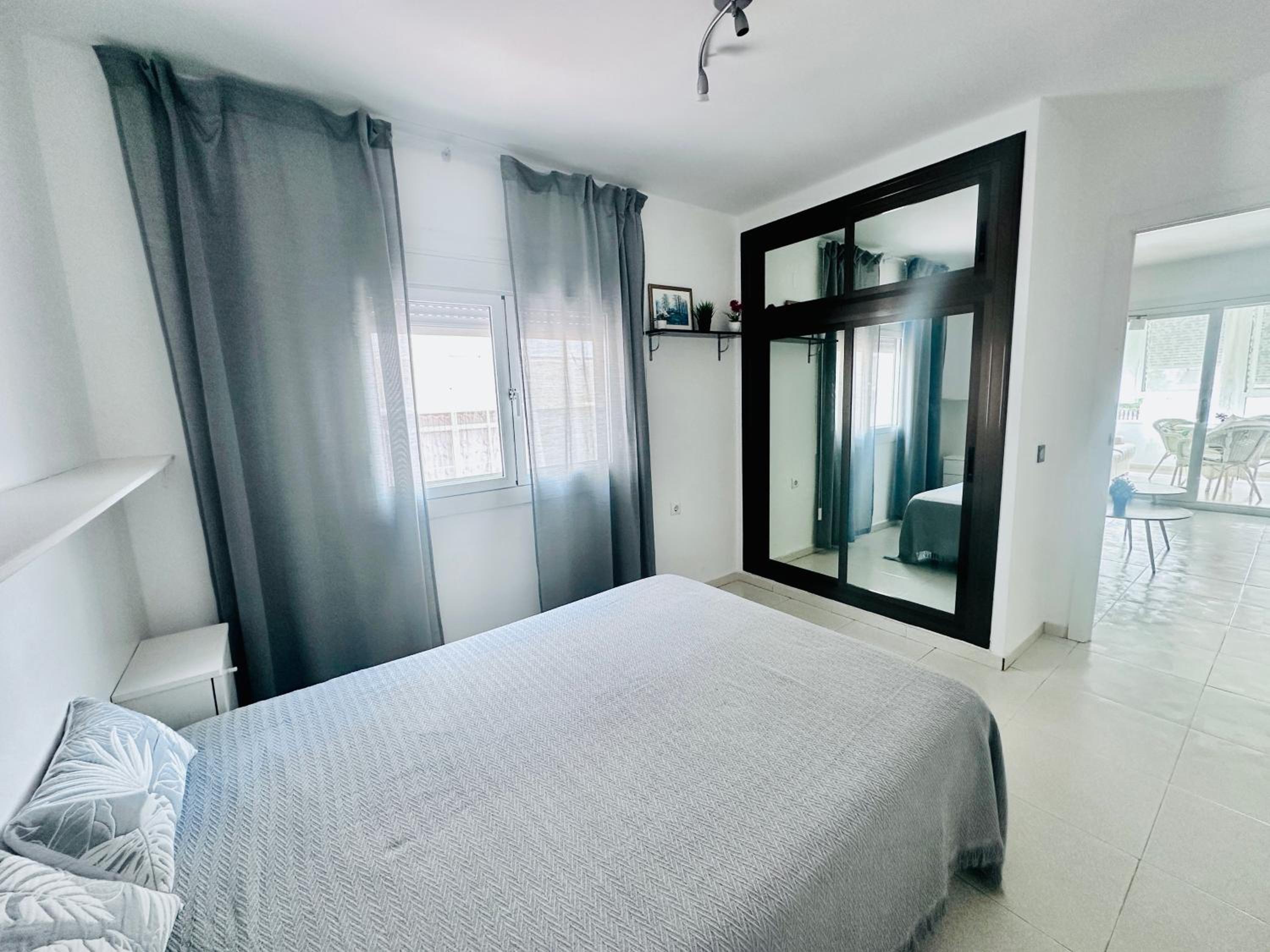One-Bedroom Apartment photo 2