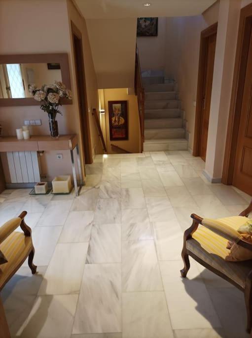 Villa de Cuatro Habitaciones