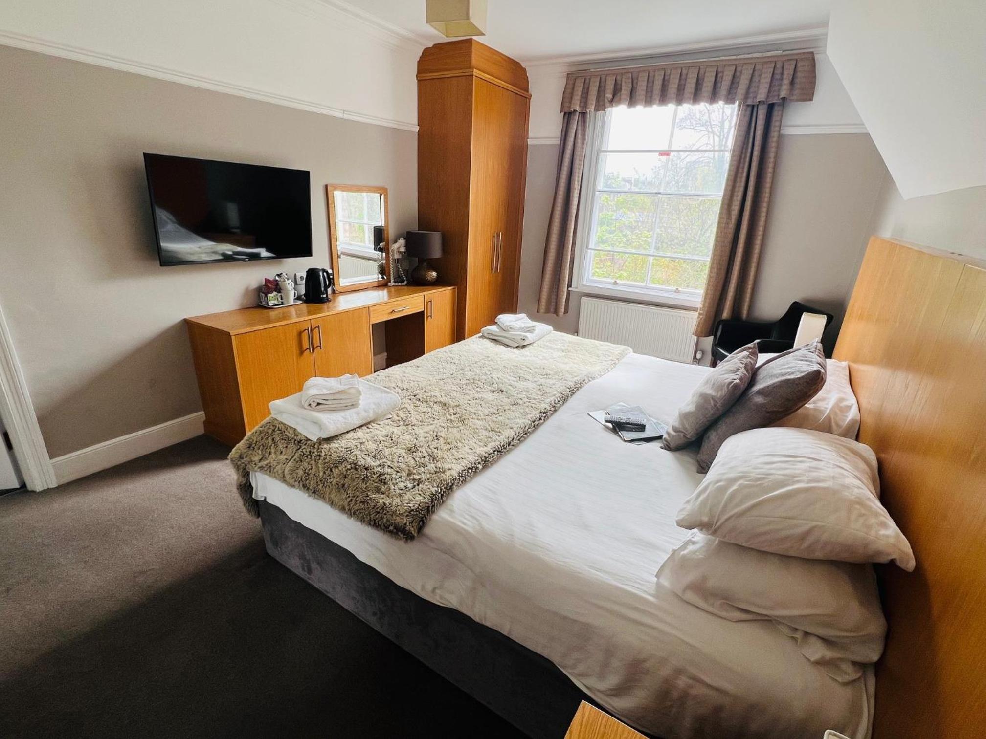 Superior King or Twin Room - Photo 7