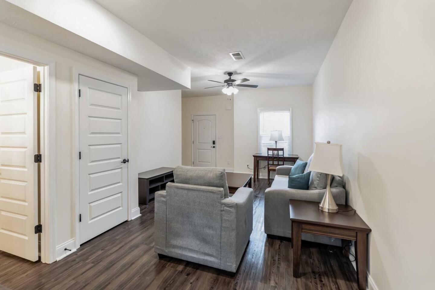 Apartment photo 2