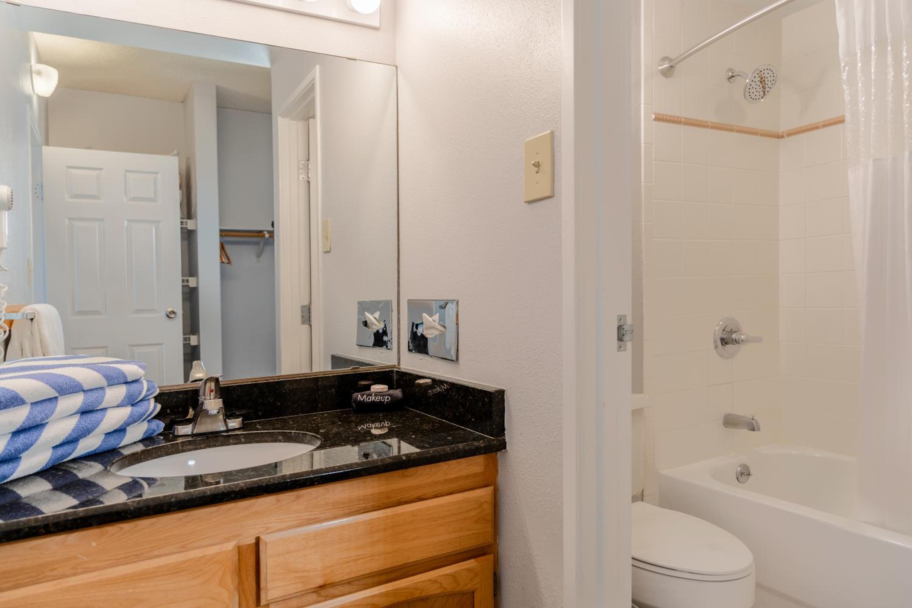 One Bedroom Suite - Photo 5