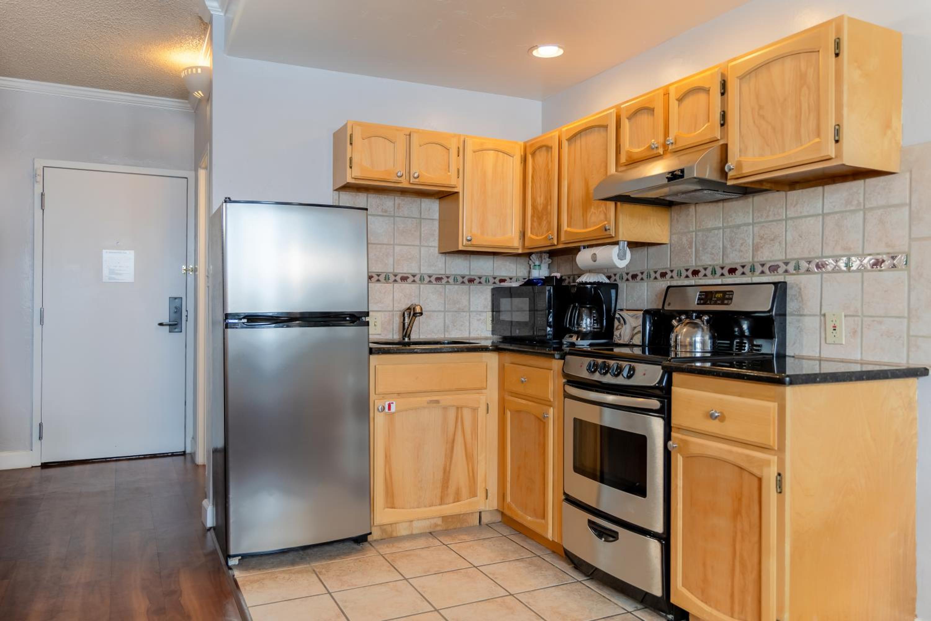 One Bedroom Suite - Photo 7