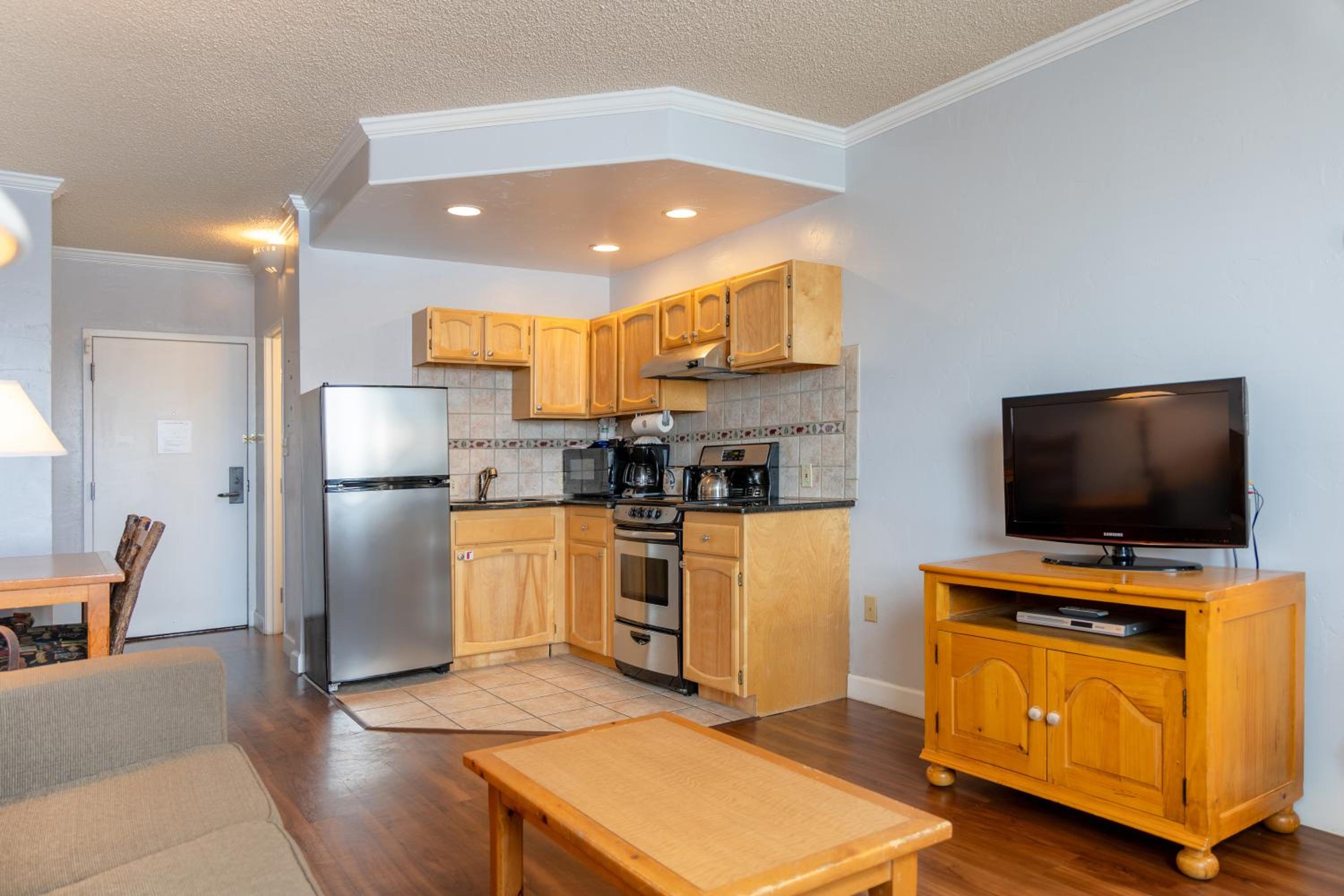 One Bedroom Suite - Photo 8
