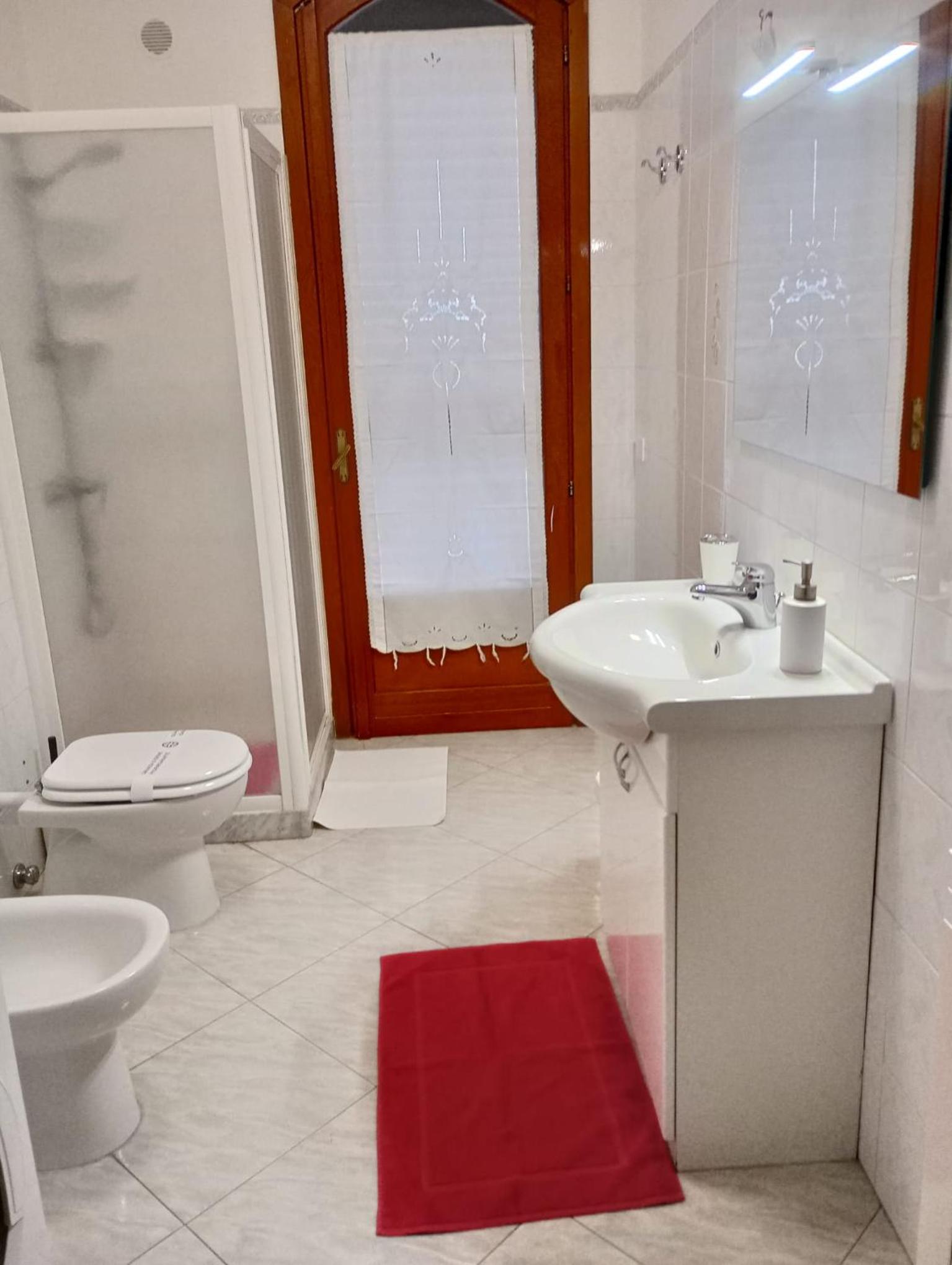 Deluxe Double Room with Sea View - Photo 12