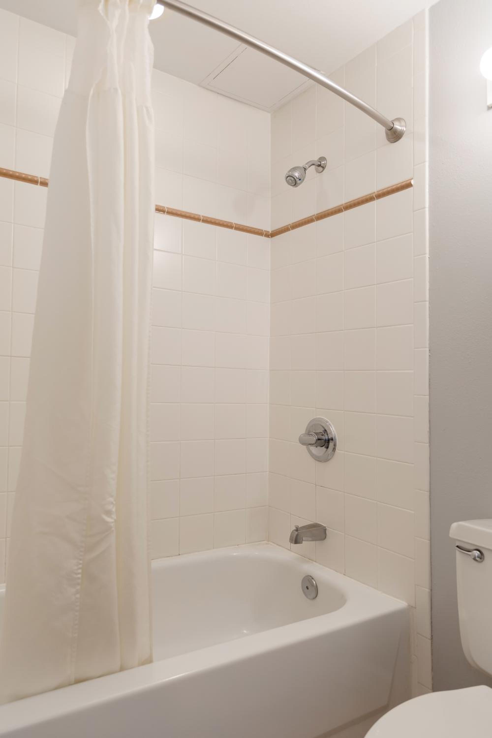 Two-Bedroom Suite - Photo 9
