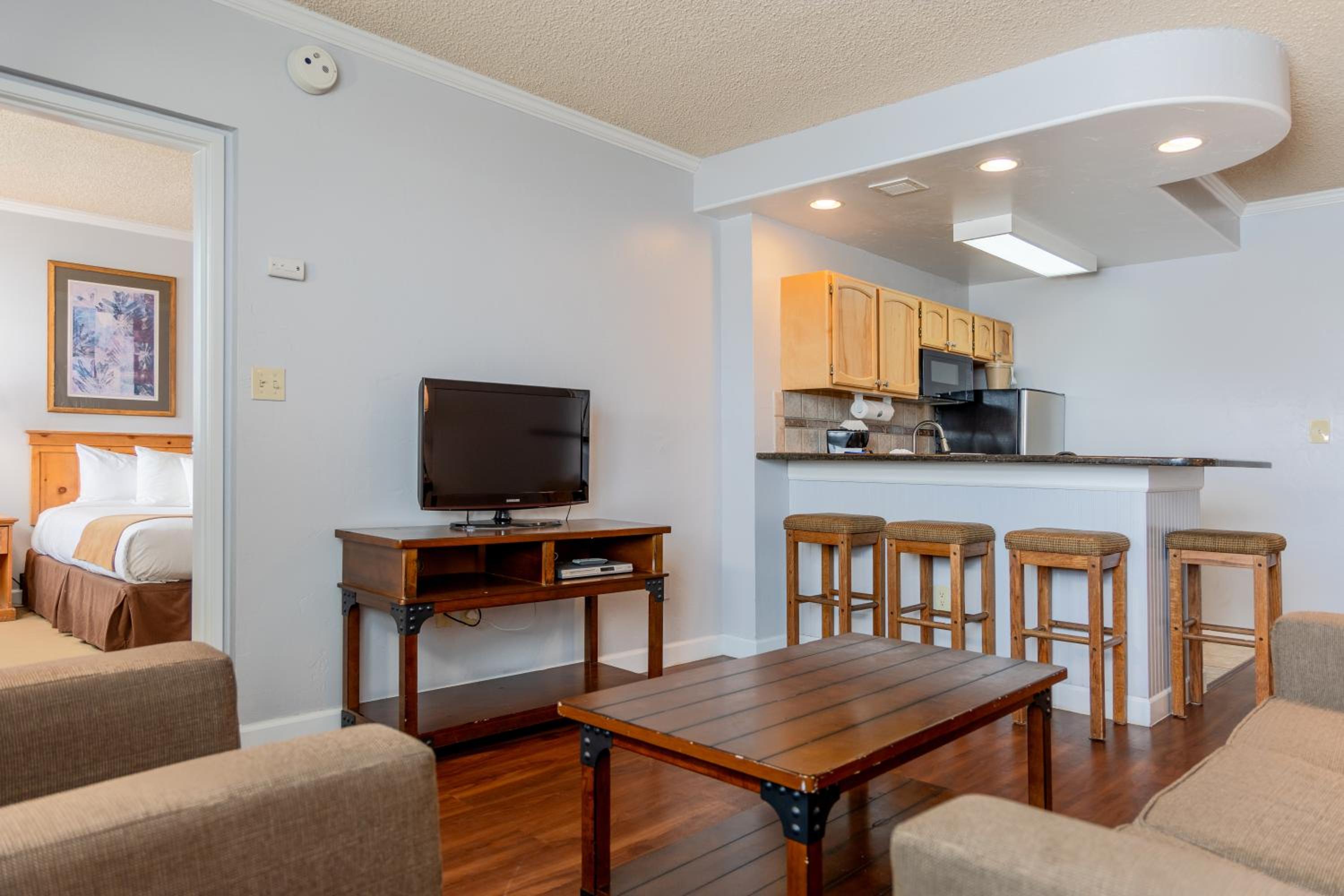 Two-Bedroom Suite - Photo 32