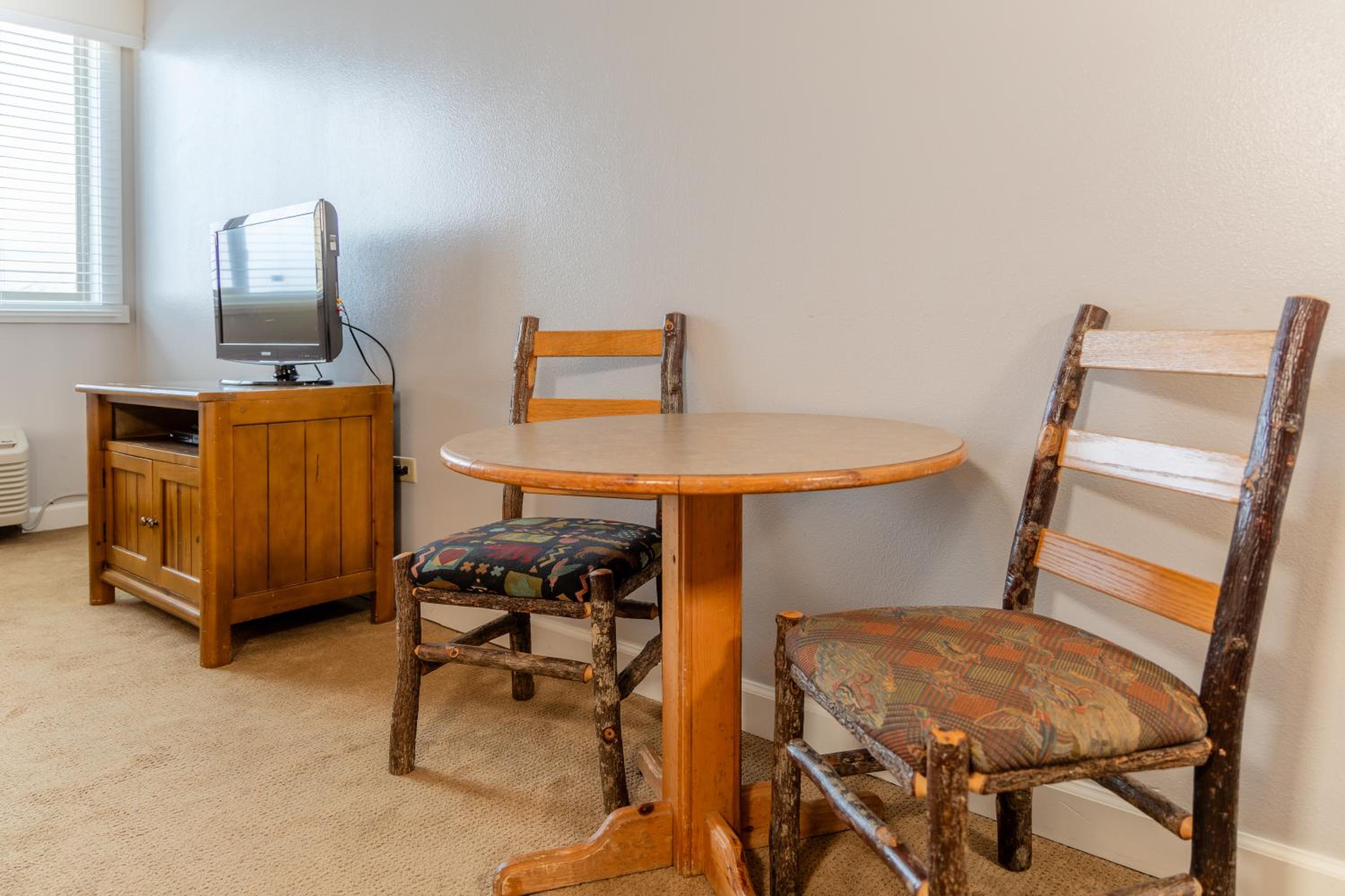 Two-Bedroom Suite - Photo 3