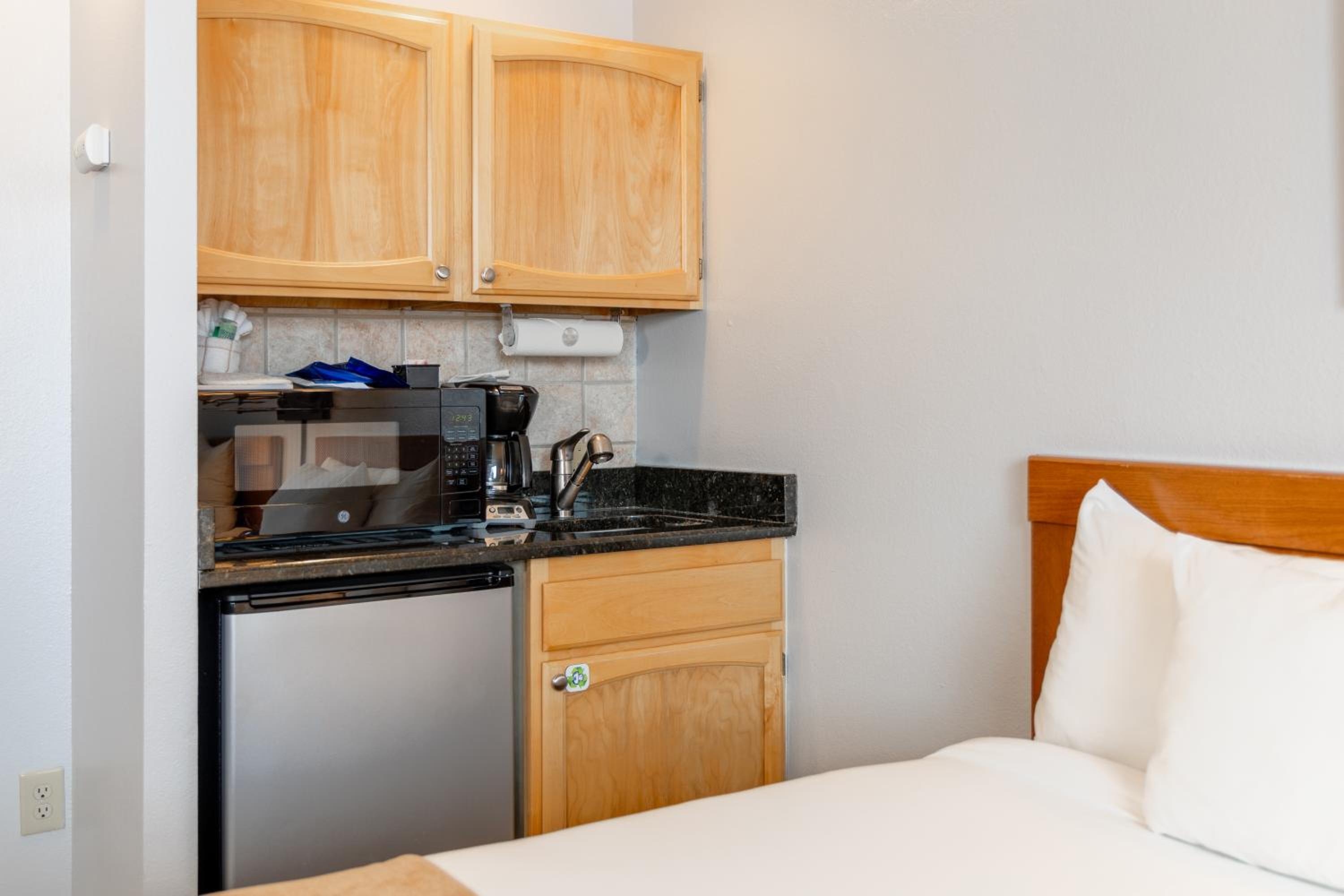 Two-Bedroom Suite - Photo 25