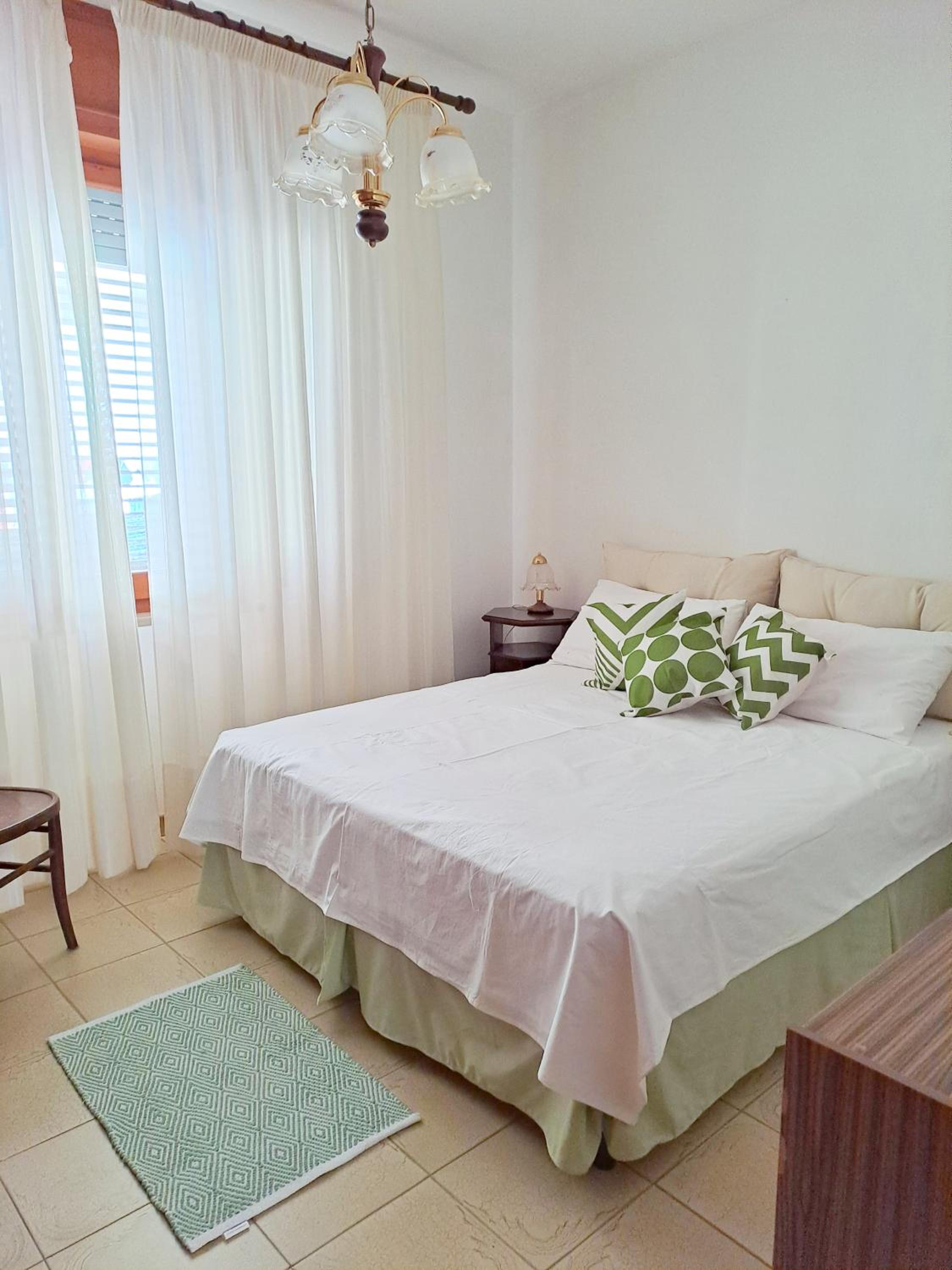 Double Room with Shared Bathroom photo 1