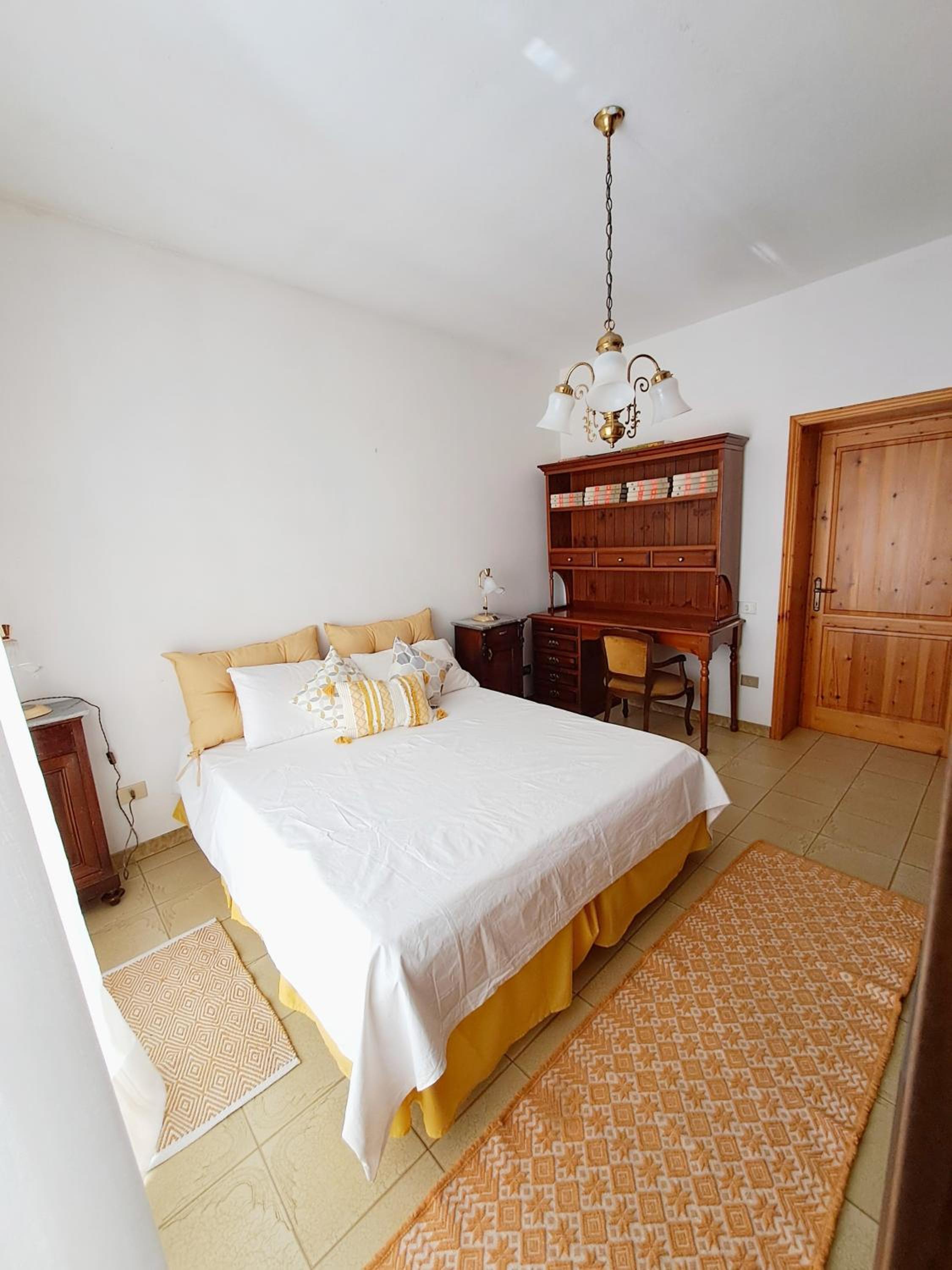 Double Room with Shared Bathroom photo 2