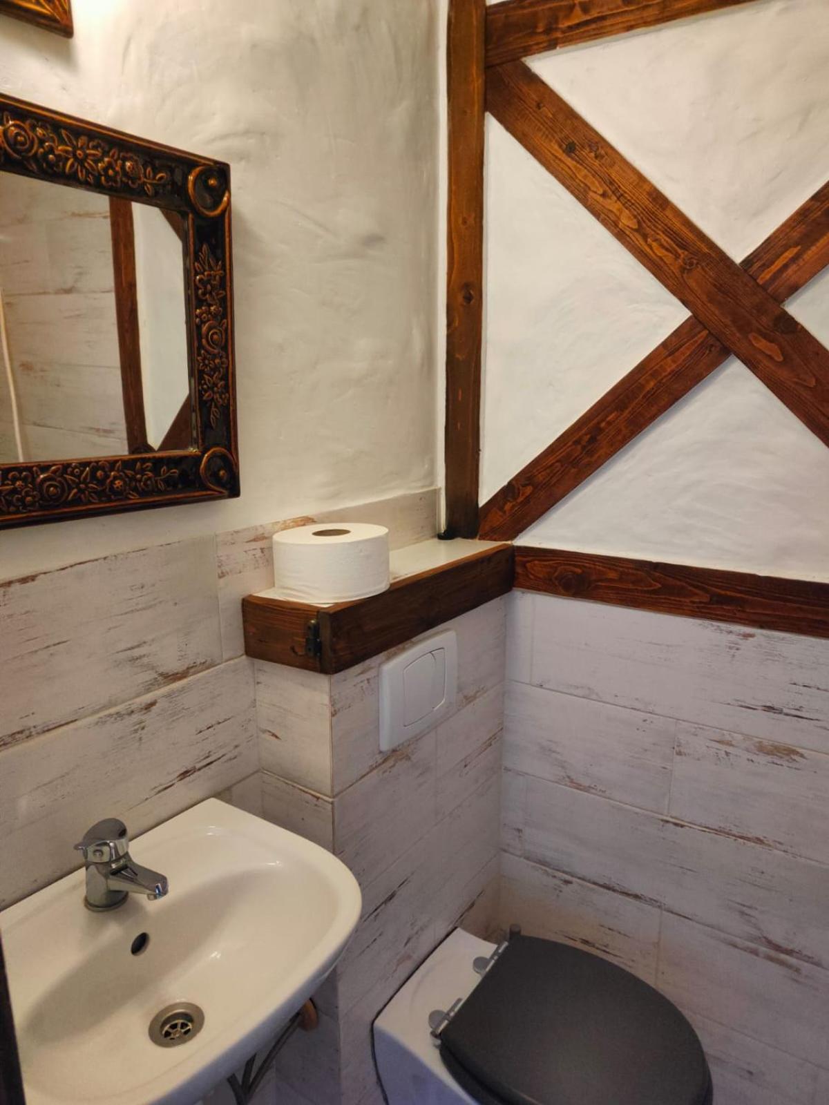 Double Room with Private Bathroom photo 2