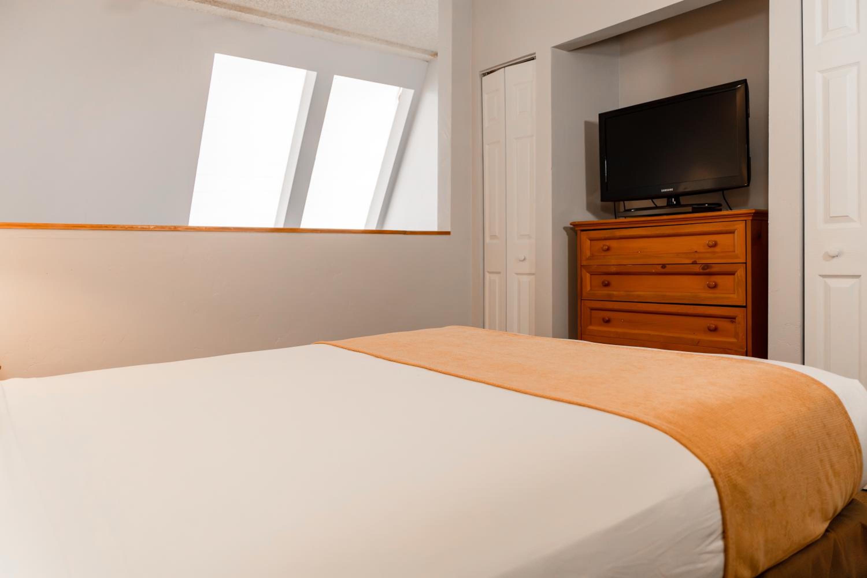 One-Bedroom with Loft - Photo 12