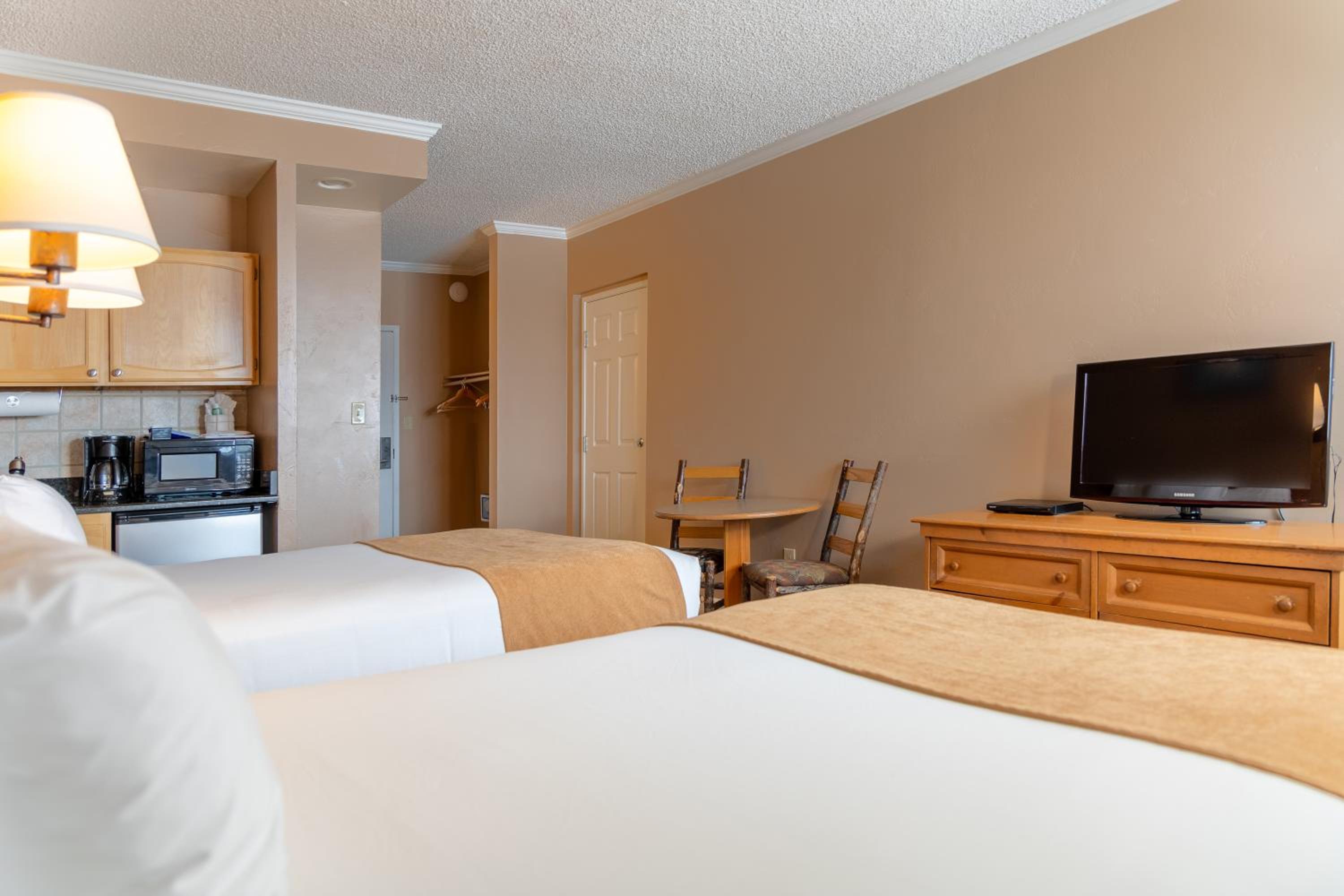Guest Room - Photo 10