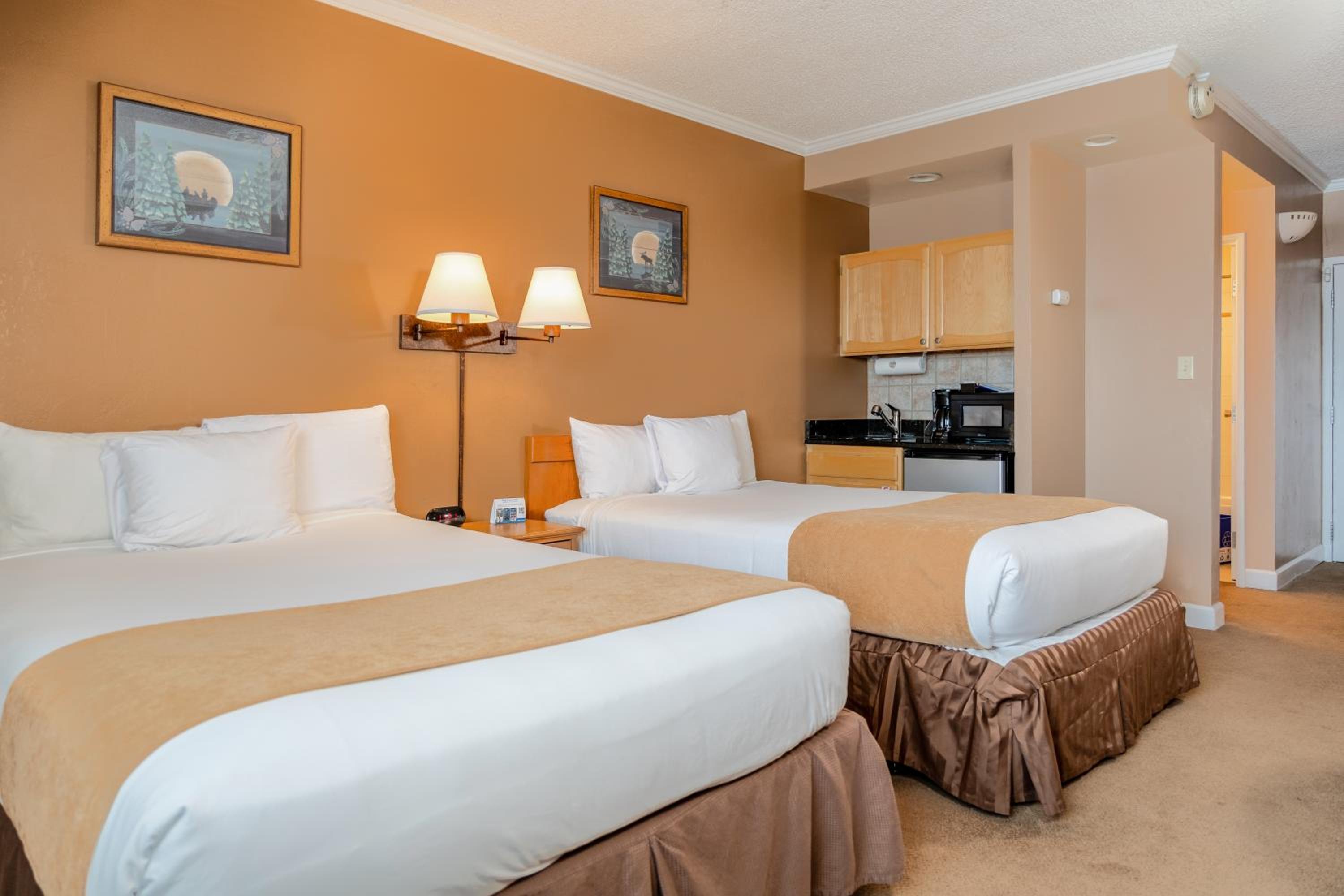 Guest Room - Photo 9