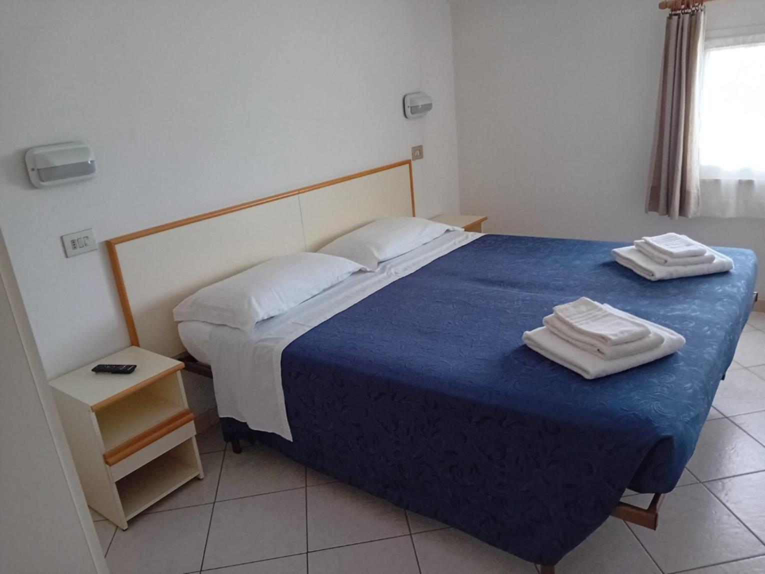Small Double Room photo 1