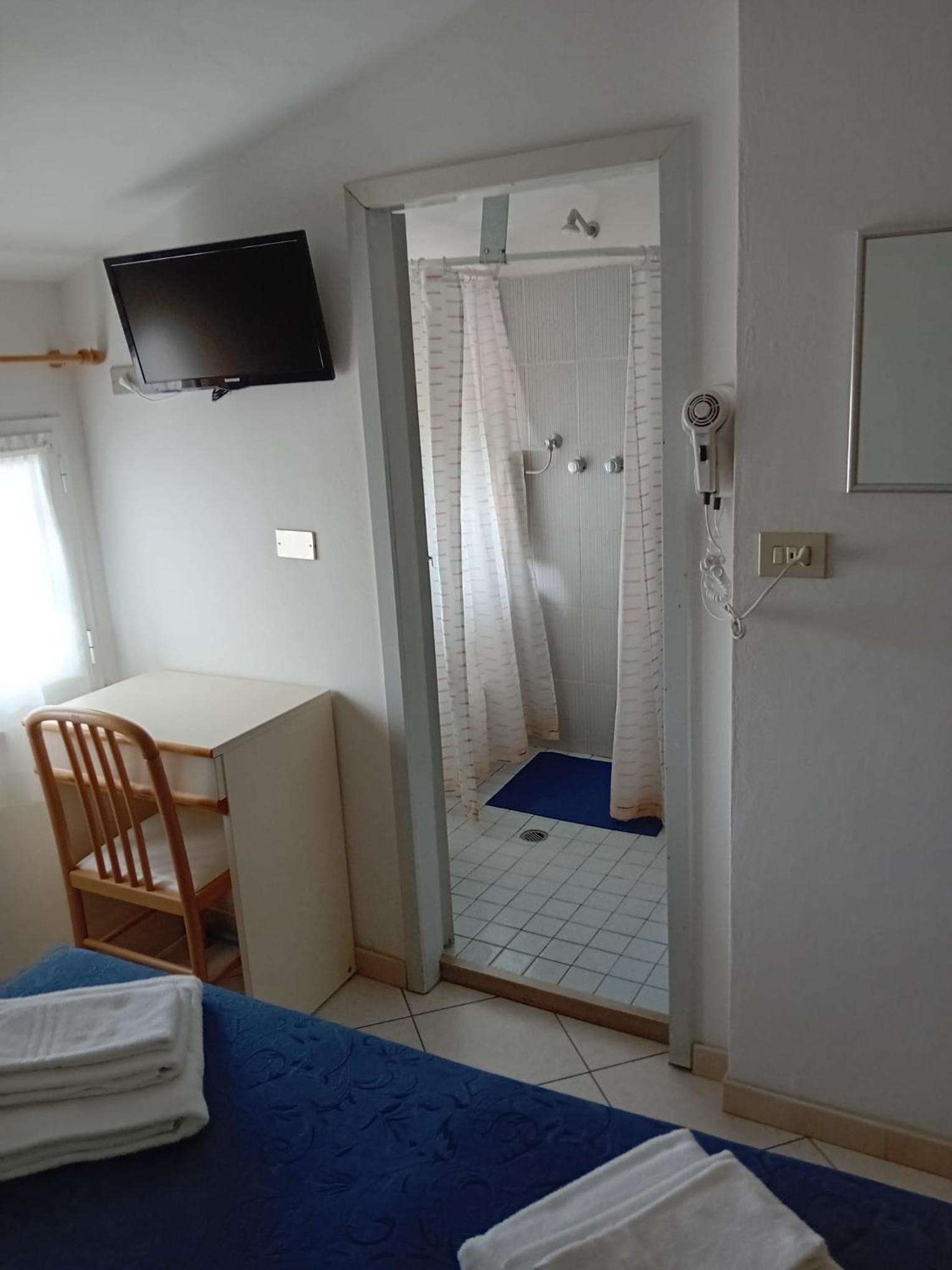 Small Double Room photo 2