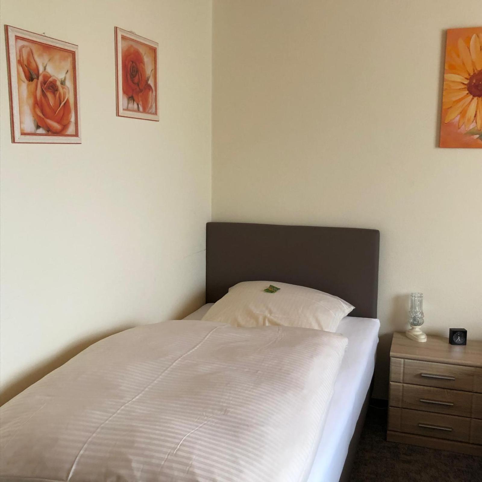 Single Room with Private Bathroom photo 3