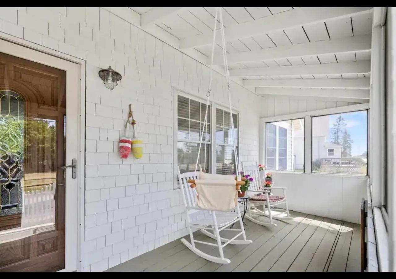 Three-Bedroom House photo 3