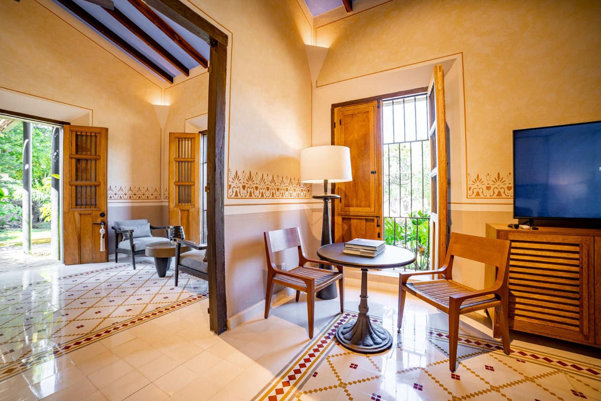 Superior Suite - Photo 3