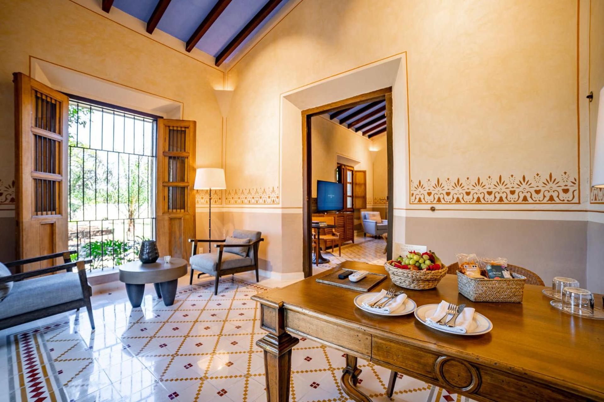 Superior Suite - Photo 4