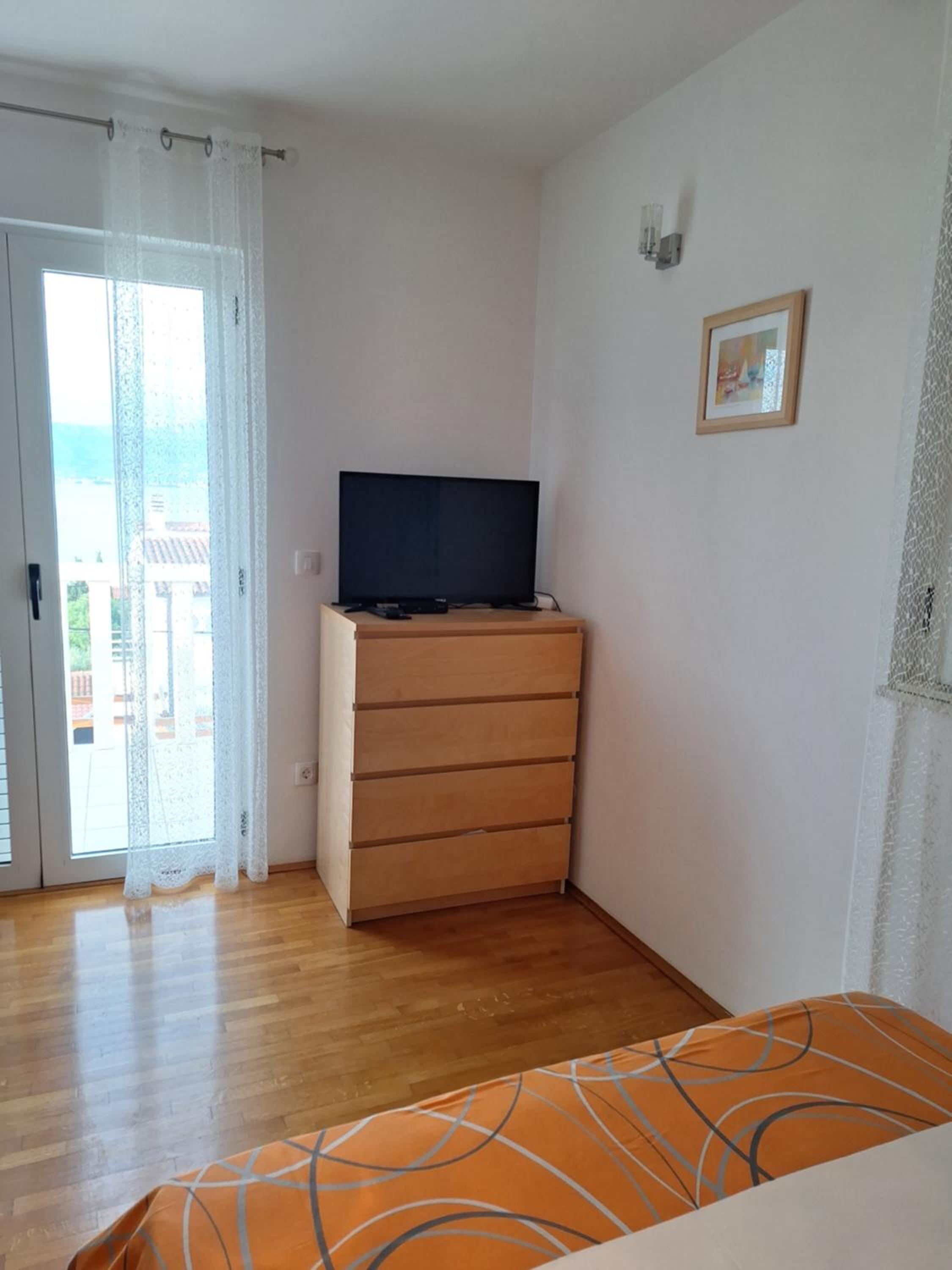 One-Bedroom Apartment with Balcony
