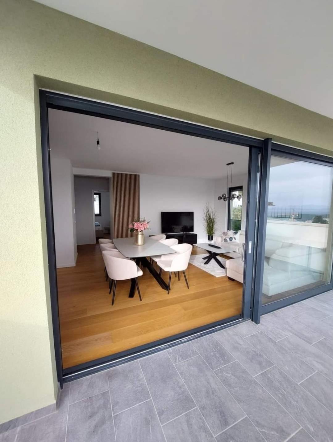 Two-Bedroom Apartment With Balcony And Sea View