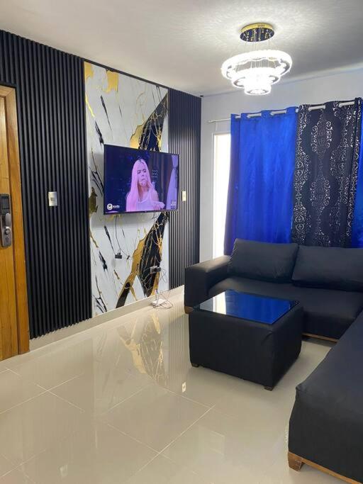 Three-Bedroom Apartment with Balcony photo 1