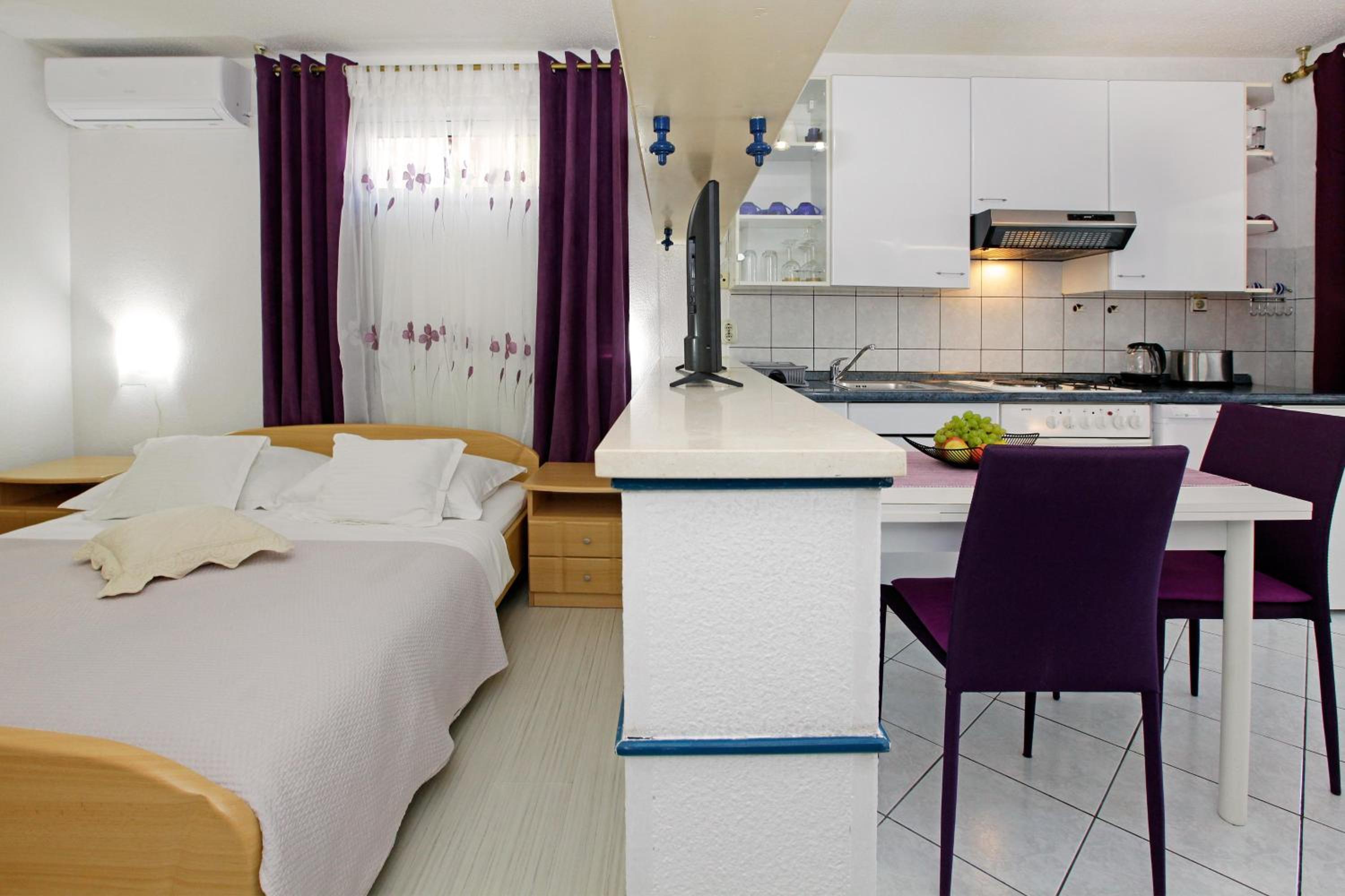 Studio Apartment