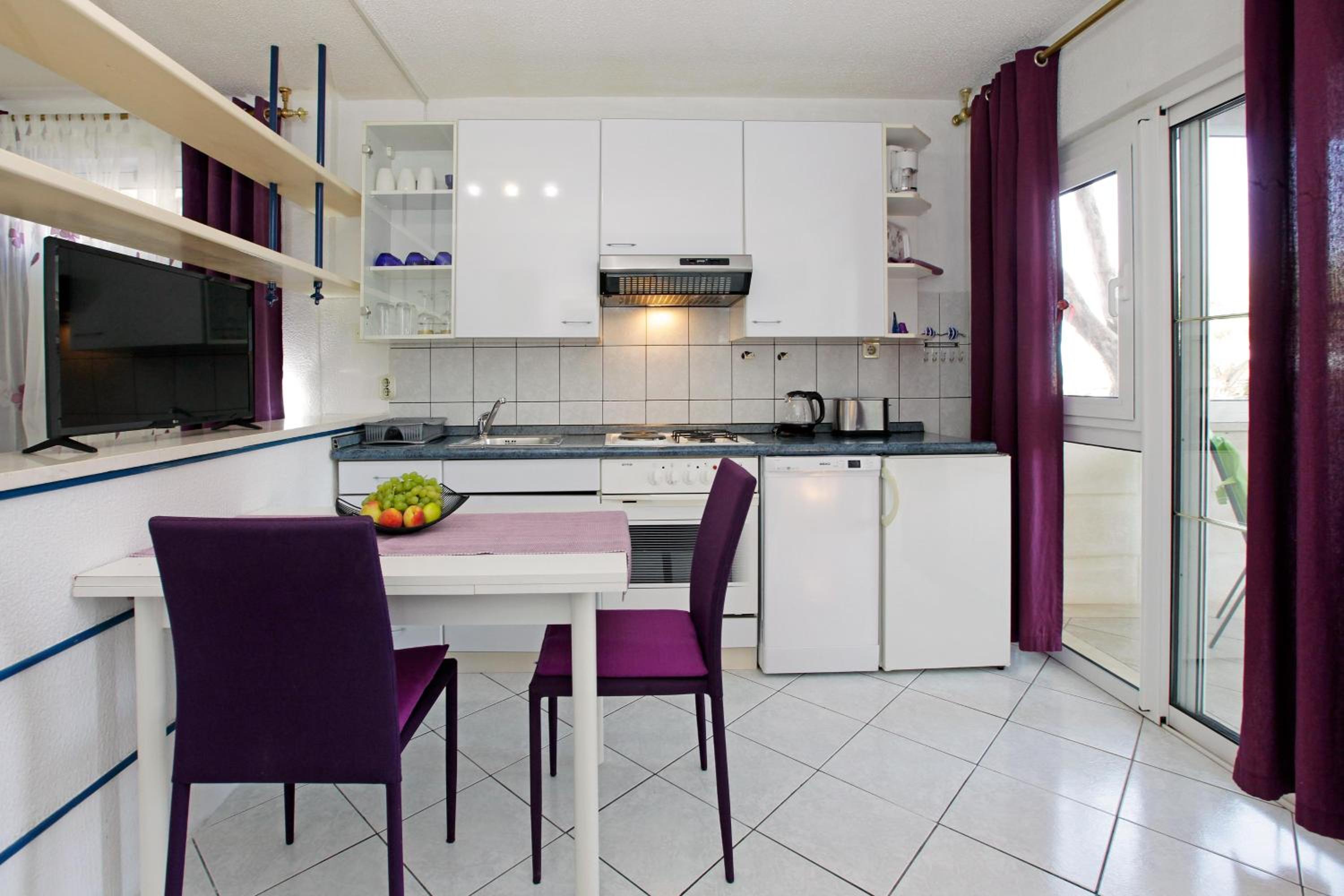 Studio Apartment photo 2
