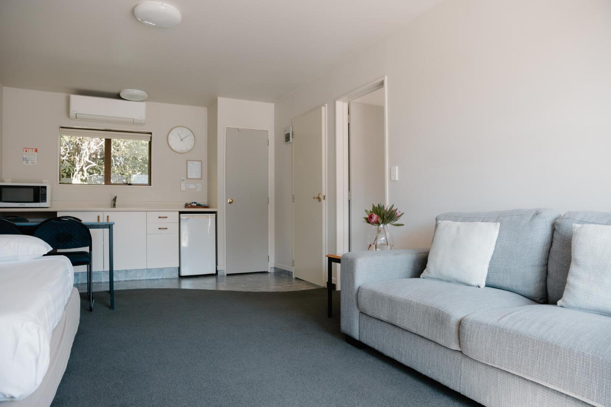 One-Bedroom Apartment photo 3