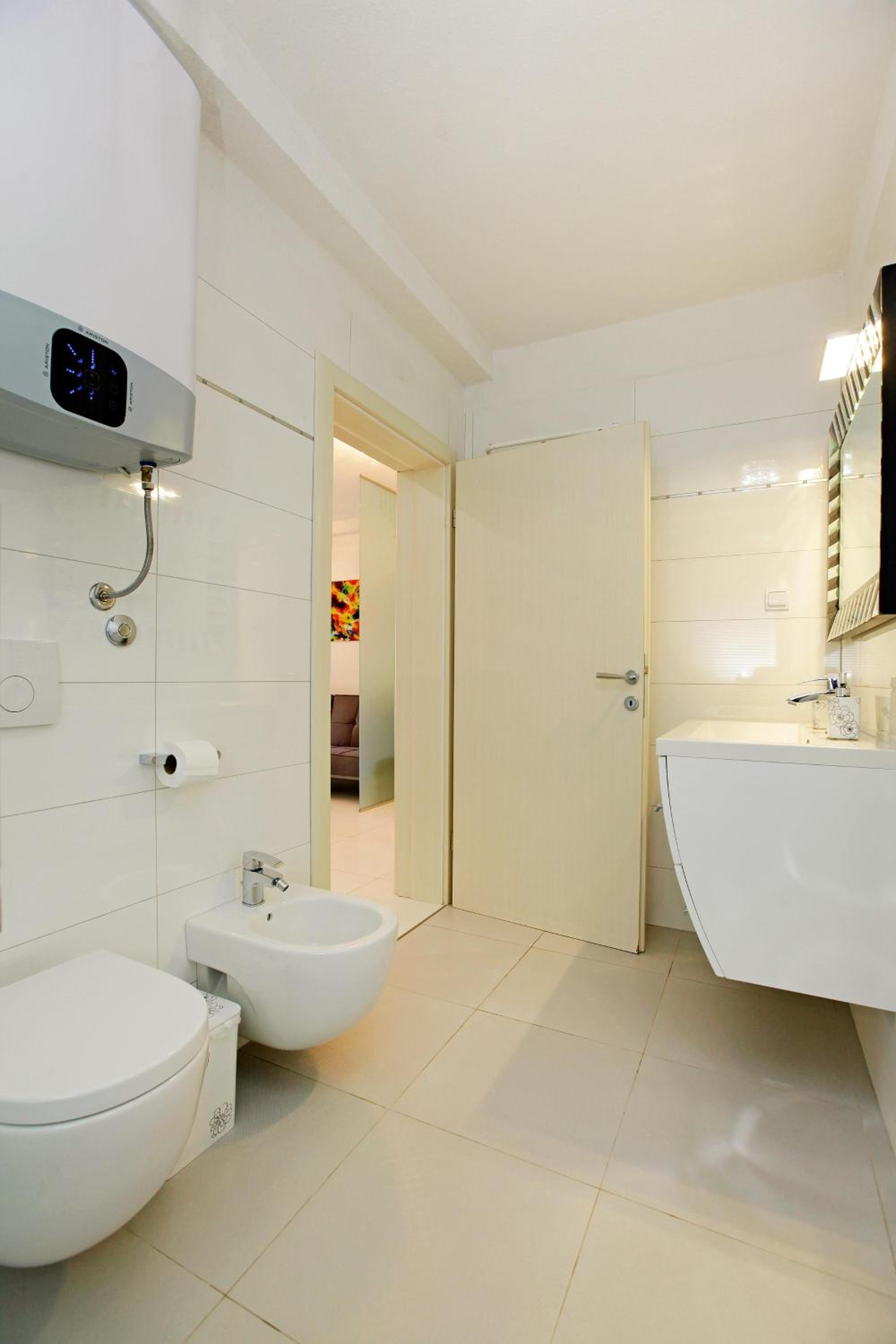 Superior One-Bedroom Apartment with Spa Bath - Photo 14